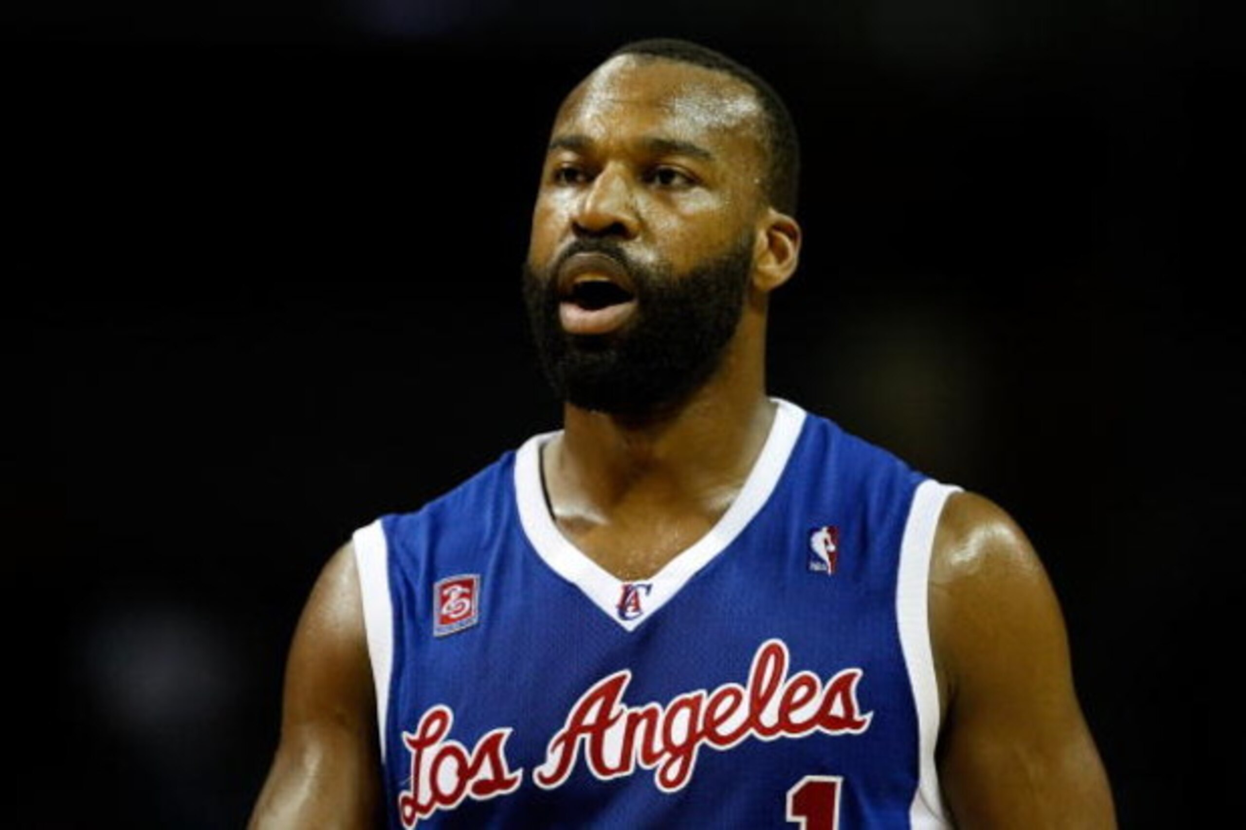 CHARLOTTE, NC - FEBRUARY 09:  Baron Davis #1 of the Los Angeles Clippers yells to his teammate against the Charlotte Bobcats during their game at Time Warner Cable Arena on February 9, 2009 in Charlotte, North Carolina. NOTE TO USER: User expressly acknow