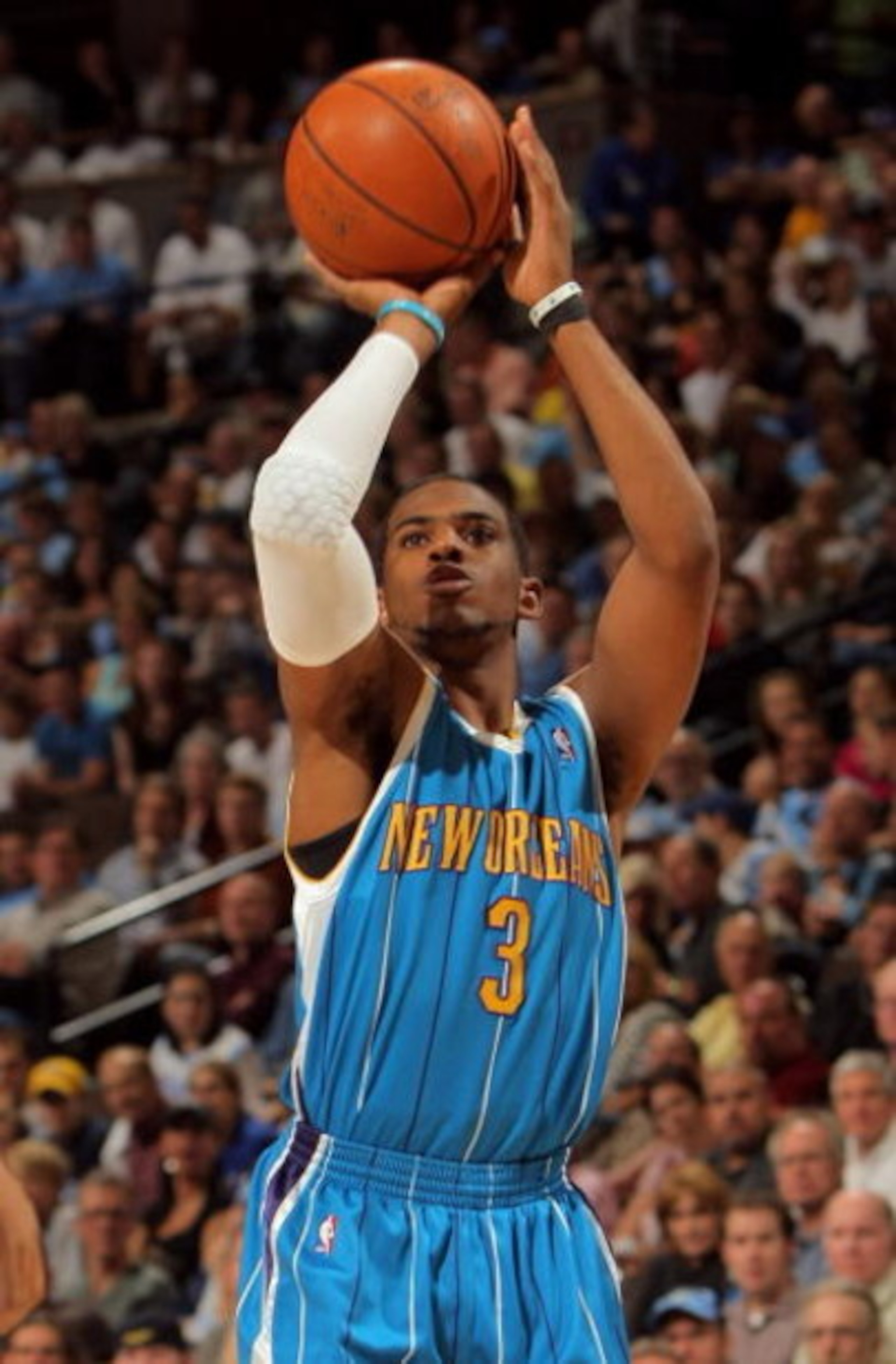 DENVER - APRIL 29:  Chris Paul #3 of the New Orleans Hornets shoots against the Denver Nuggets in Game Five of the Western Conference Quarterfinals during the 2009 NBA Playoffs at Pepsi Center on April 29, 2009 in Denver, Colorado. The Nuggets defeated th