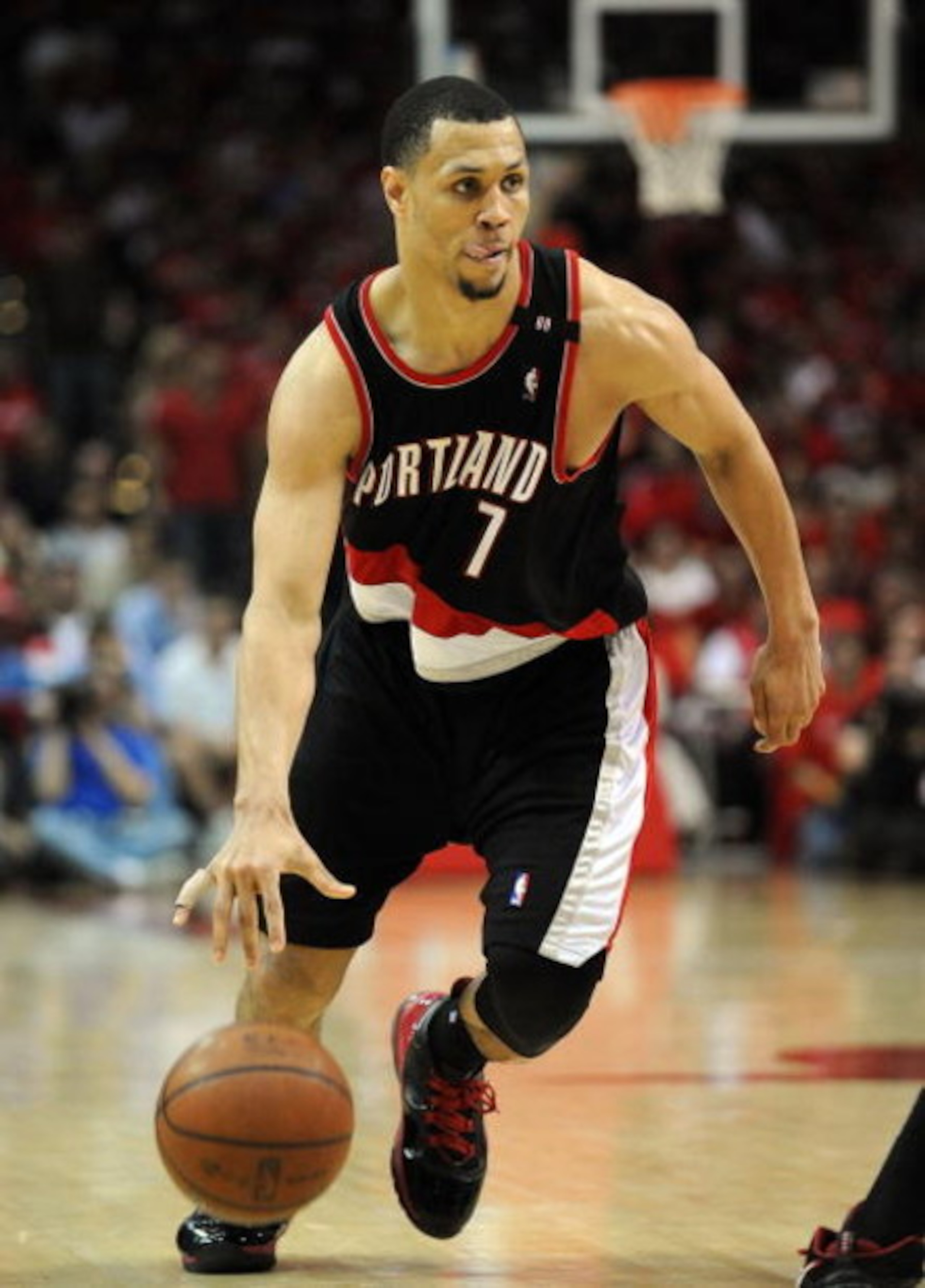HOUSTON - APRIL 24:  Guard Brandon Roy #7 of the Portland Trail Blazers during play against the Houston Rockets in Game Three of the Western Conference Quarterfinals during the 2009 NBA Playoffs at Toyota Center on April 24, 2009 in Houston, Texas. NOTE T