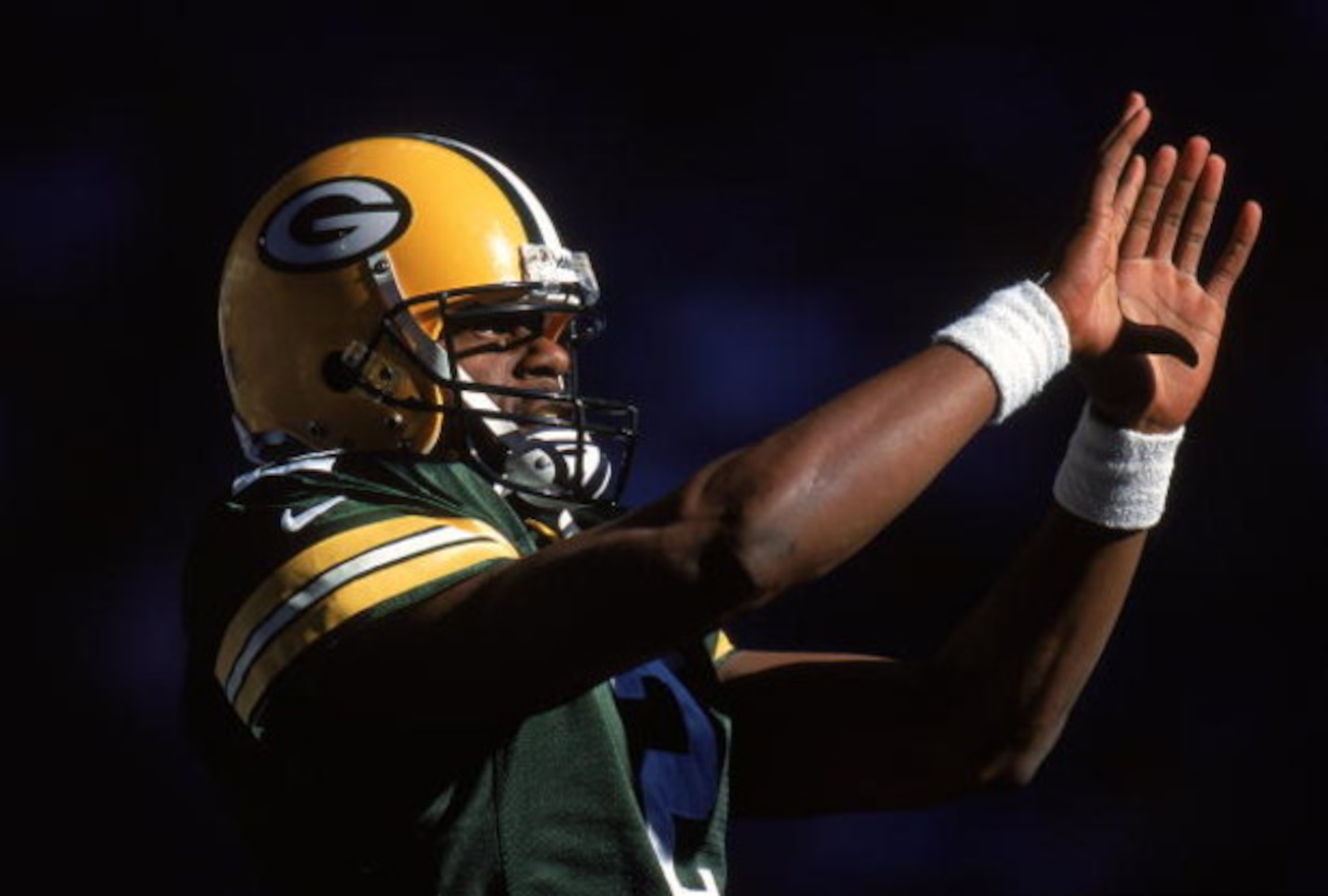 14 Nov 1999: Aaron Brooks #2 of the Green Bay Packers catches the ball before the game against the Dallas Cowboys at the Texas Stadium in Dallas, Texas. The Cowboys defeated the Packers 27-13. Mandatory Credit: Brian Bahr  /Allsport