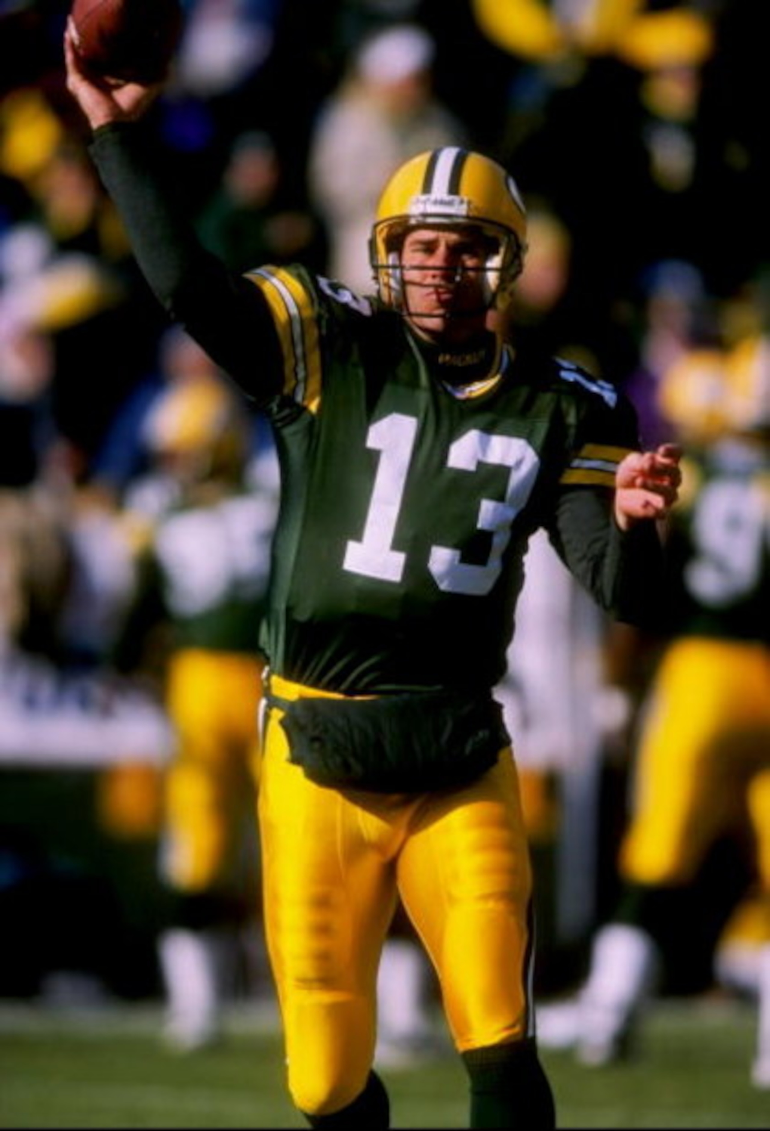 23 Nov 1997:  Quarterback Steve Bono #13 of the Green Bay Packers in action during the Packers 45-17 win over the Dallas Cowboys at Lambeau Field in Green Bay, Wisconsin. Mandatory Credit: Brian Bahr  /Allsport