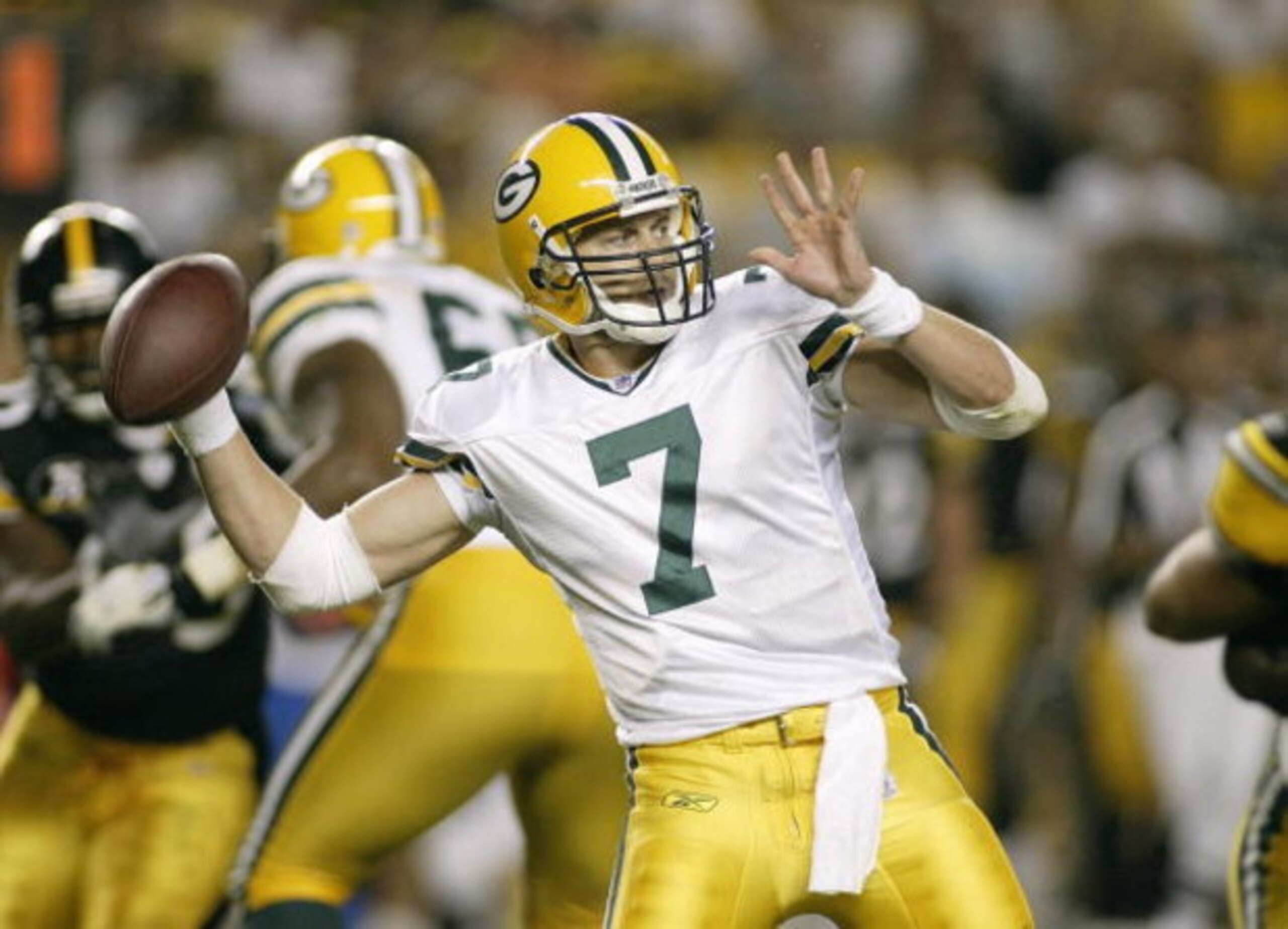 PITTSBURGH - AUGUST 11:  Quarterback Ingle Martin #7 of the Green Bay Packers  looks to pass the ball during the game against the Pittsburgh Steelers on August 11, 2007 at Heinz Field in Pittsburgh, Pennsylvania.  (Photo by Rick Stewart/Getty Images)
