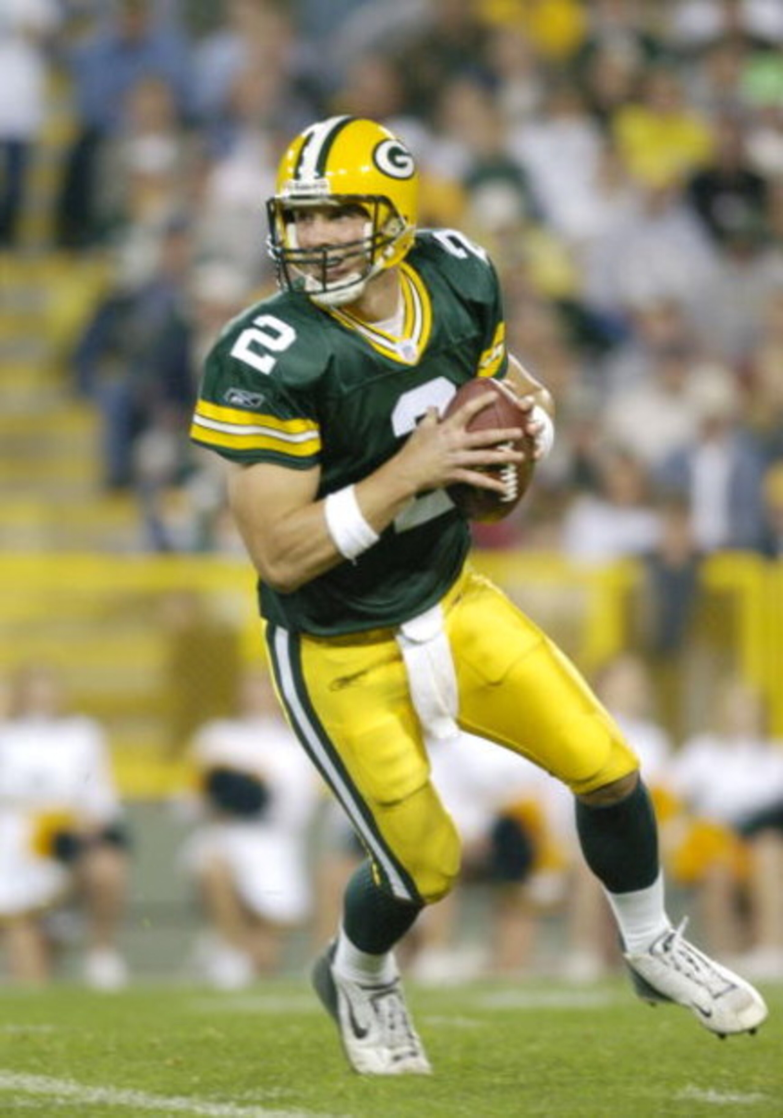 Green Bay Packers quarterback Tim Couch sets to pass   at Lambeau Field against the Seattle Seahawks August 16, 2004.  (Photo by Al Messerschmidt/Getty Images)