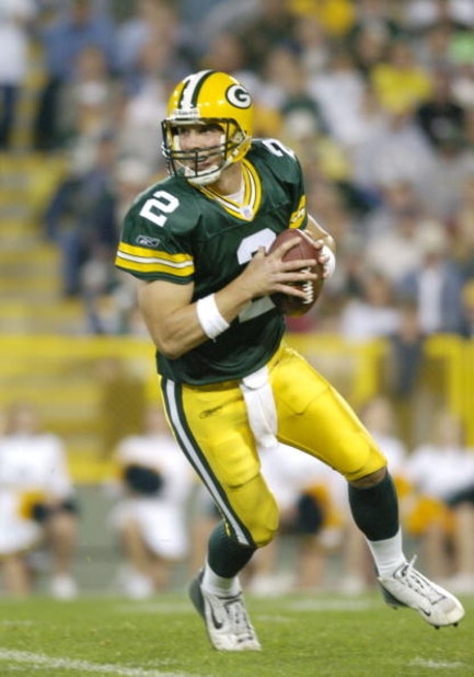 Green Bay Packers quarterback Tim Couch sets to pass   at Lambeau Field against the Seattle Seahawks August 16, 2004.  (Photo by Al Messerschmidt/Getty Images)