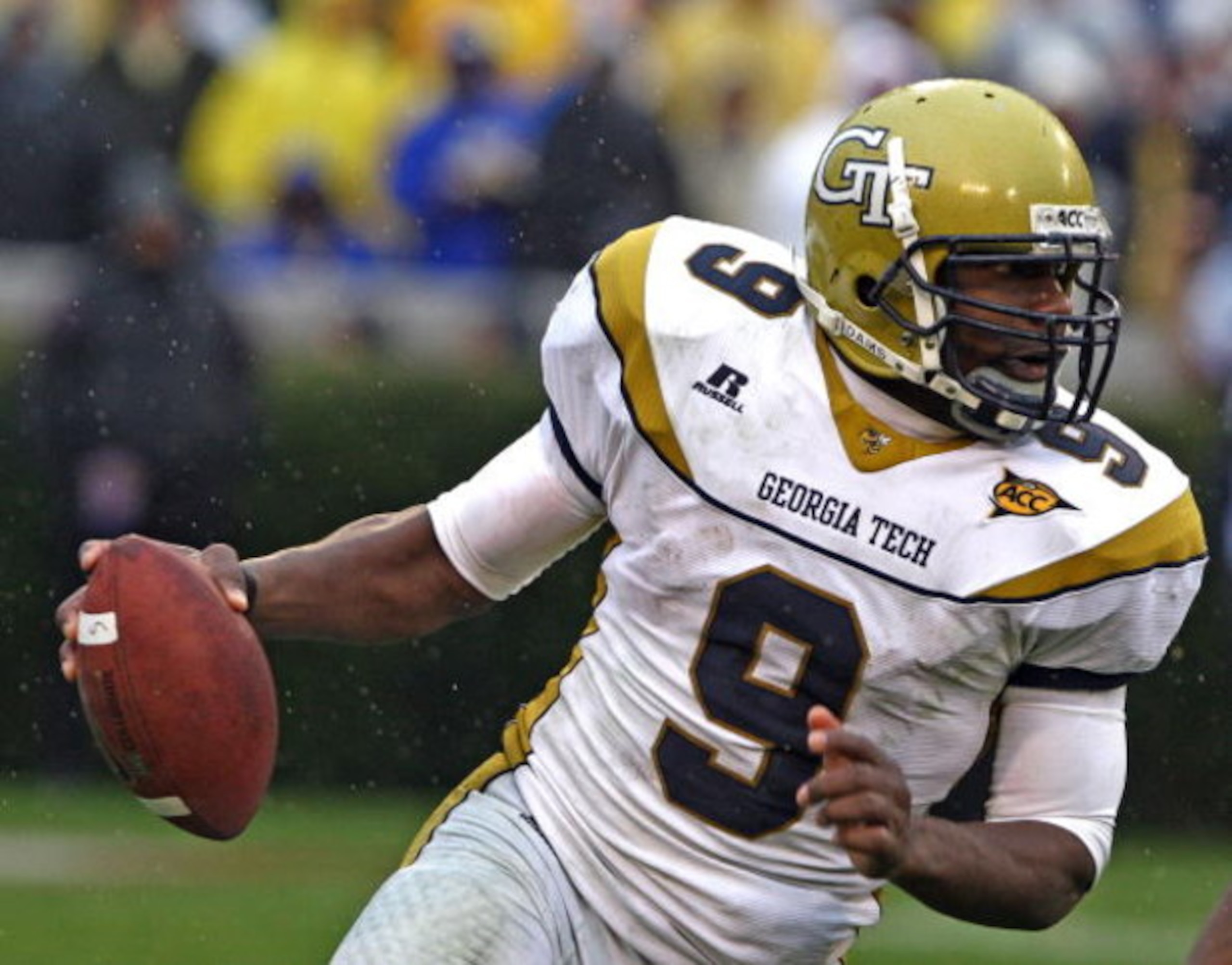 ATHENS, GA - NOVEMBER 29:  Quarterback Josh Nesbitt #9 of the Georgia Tech Yellow Jackets scrambles during the game against the Georgia Bulldogs at Sanford Stadium on November 29, 2008 in Athens, Georgia.  (Photo by Mike Zarrilli/Getty Images)