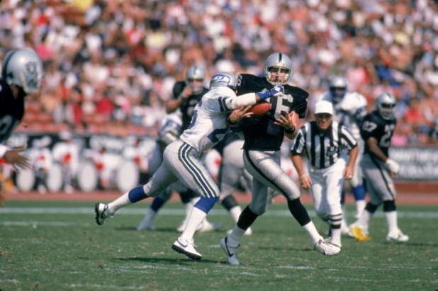 UNDATED: Todd Christensen #46 of the Los Angeles Raiders makes a catch during the game against the Seattle Seahawks at Memorial Coliseum in Los Angeles, California. (Photo by: Rick Stewart/Getty Images)