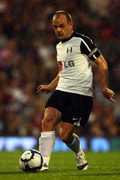LONDON, ENGLAND - AUGUST 06:  Danny Murphy of Fulham in action during the UEFA Europa League Third Qualifying Round, Second Leg match between Fulham and FK Vetra at Craven Cottage on August 6, 2009 in London, England.  (Photo by Ryan Pierse/Getty Images)