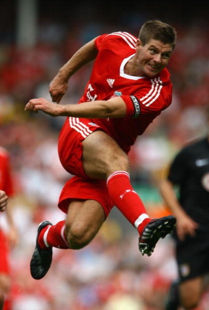 LIVERPOOL, ENGLAND - AUGUST 08:  Steven Gerrard of Liverpool in action during the friendly match between Liverpool and Atletico Madrid at Anfield on August 8, 2009 in Liverpool, England.  (Photo by Alex Livesey/Getty Images)