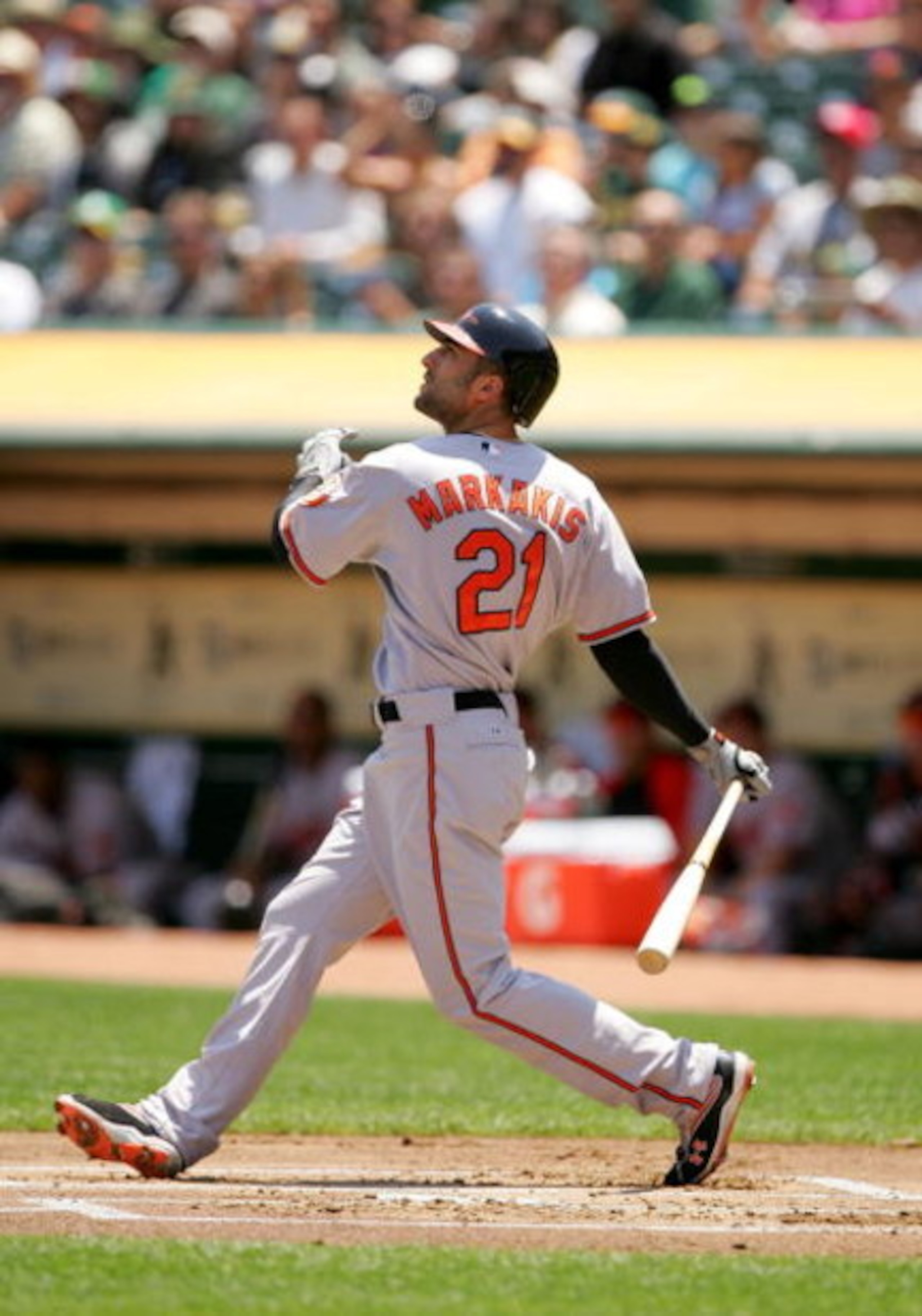 OAKLAND, CA - JUNE 07:  Nick Markakis #21 of the Baltimore Orioles bats against the Oakland Athletics at the Oakland Coliseum on June 7, 2009 in Oakland, California.  (Photo by Ezra Shaw/Getty Images)