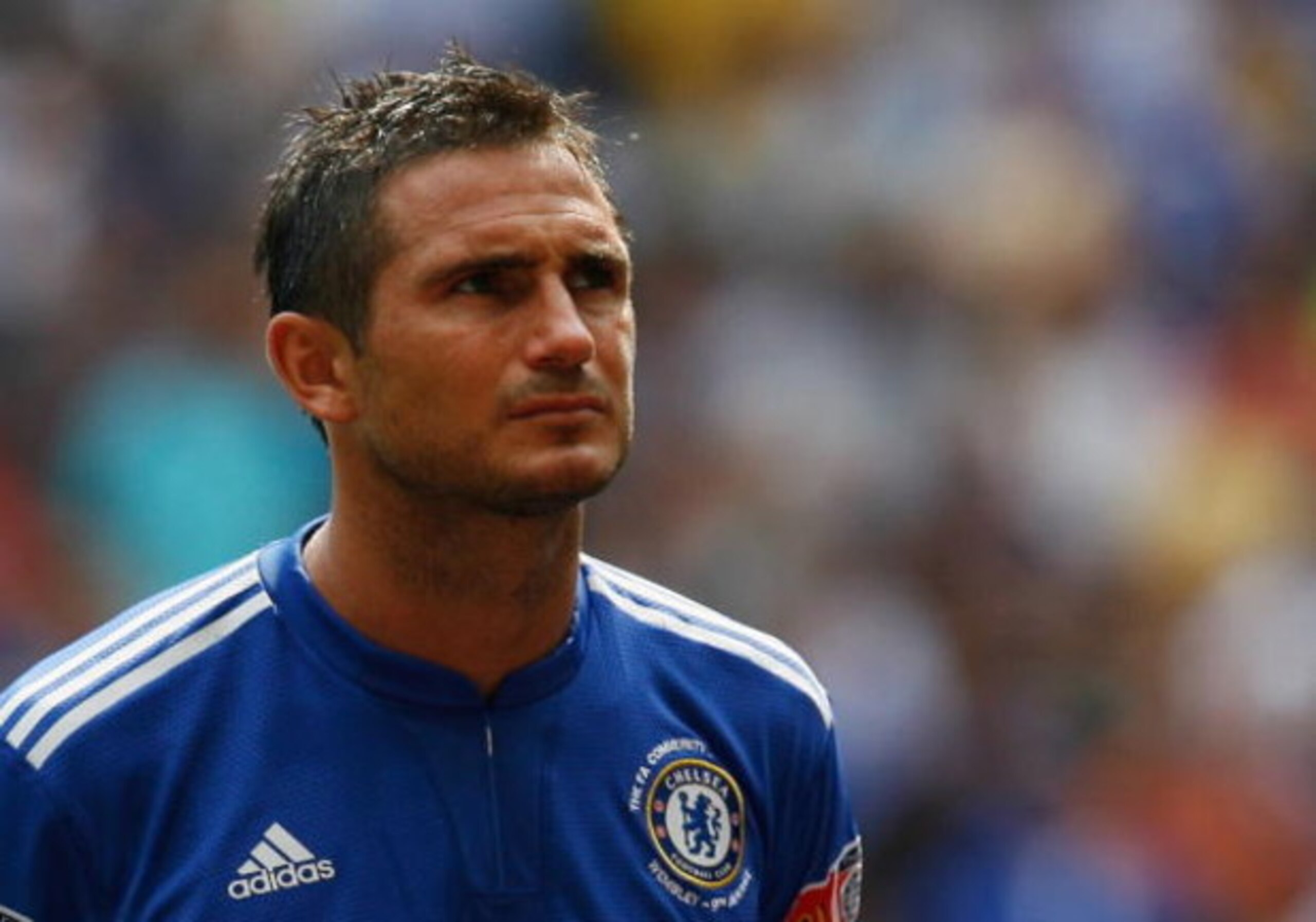 LONDON, ENGLAND - AUGUST 09:  Frank Lampard of Chelsea looks on prior to the FA Community Shield match between Manchester United and Chelsea at Wembley Stadium on August 9, 2009 in London, England.  (Photo by Paul Gilham/Getty Images)