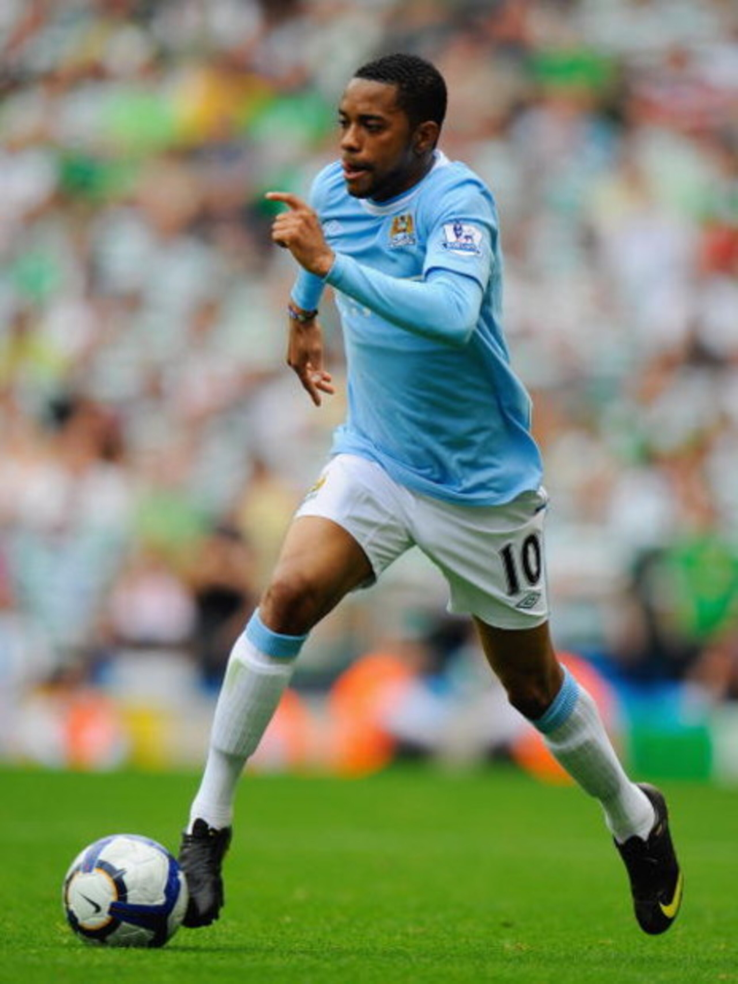 MANCHESTER, ENGLAND - AUGUST 08:  Robinho of Manchester City during the pre season friendly match between Manchester City and Celtic at the City of Manchester Stadium on August 8, 2009 in Manchester, England.  (Photo by Michael Regan/Getty Images)