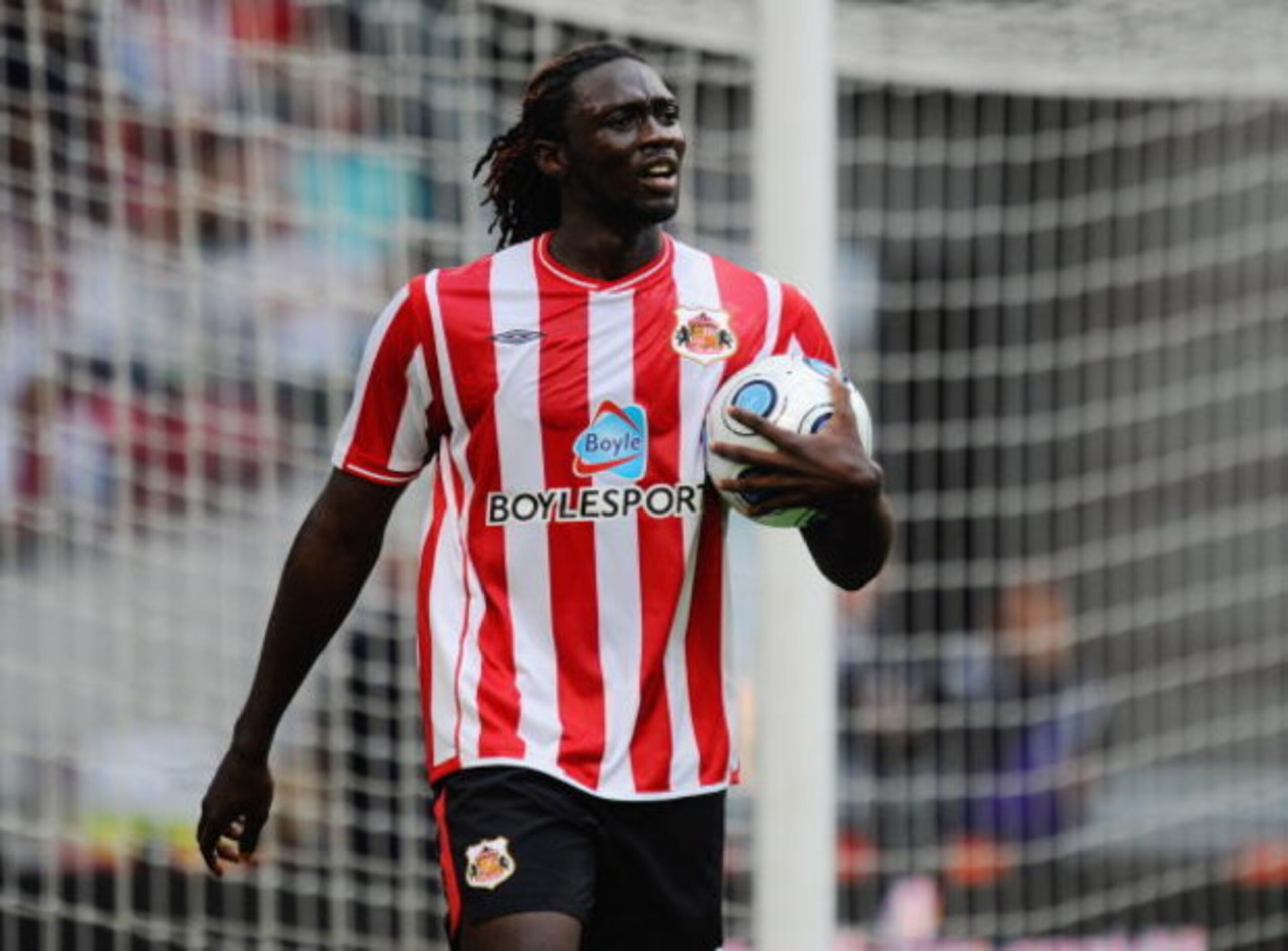 AMSTERDAM, NETHERLANDS - JULY 26:  Sunderland's Kenwyne Jones looks on during the Amsterdam Tournament match between Sunderland and Atletico Madrid at the Amsterdam Arena on July 26, 2009 in Amsterdam, Netherlands.  (Photo by Michael Regan/Getty Images)