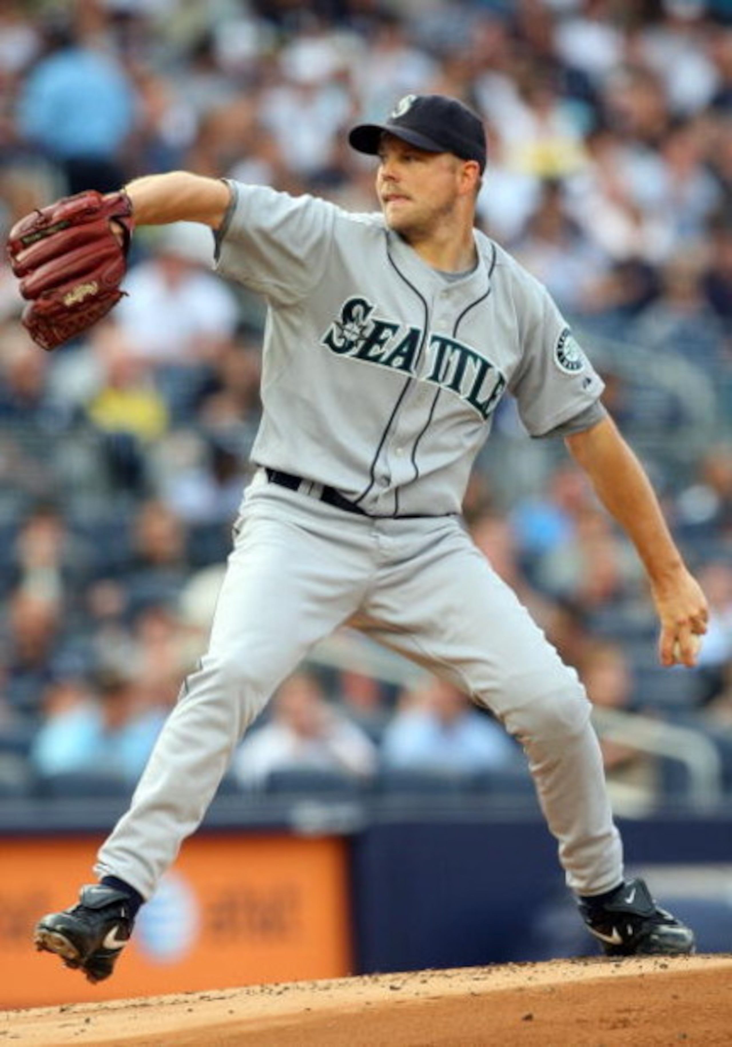 NEW YORK - JULY 01:  Jarrod Washburn #56 of the Seattle Mariners pitches against the New York Yankees on July 1, 2009 at Yankee Stadium in the Bronx borough of New York City.  (Photo by Jim McIsaac/Getty Images)