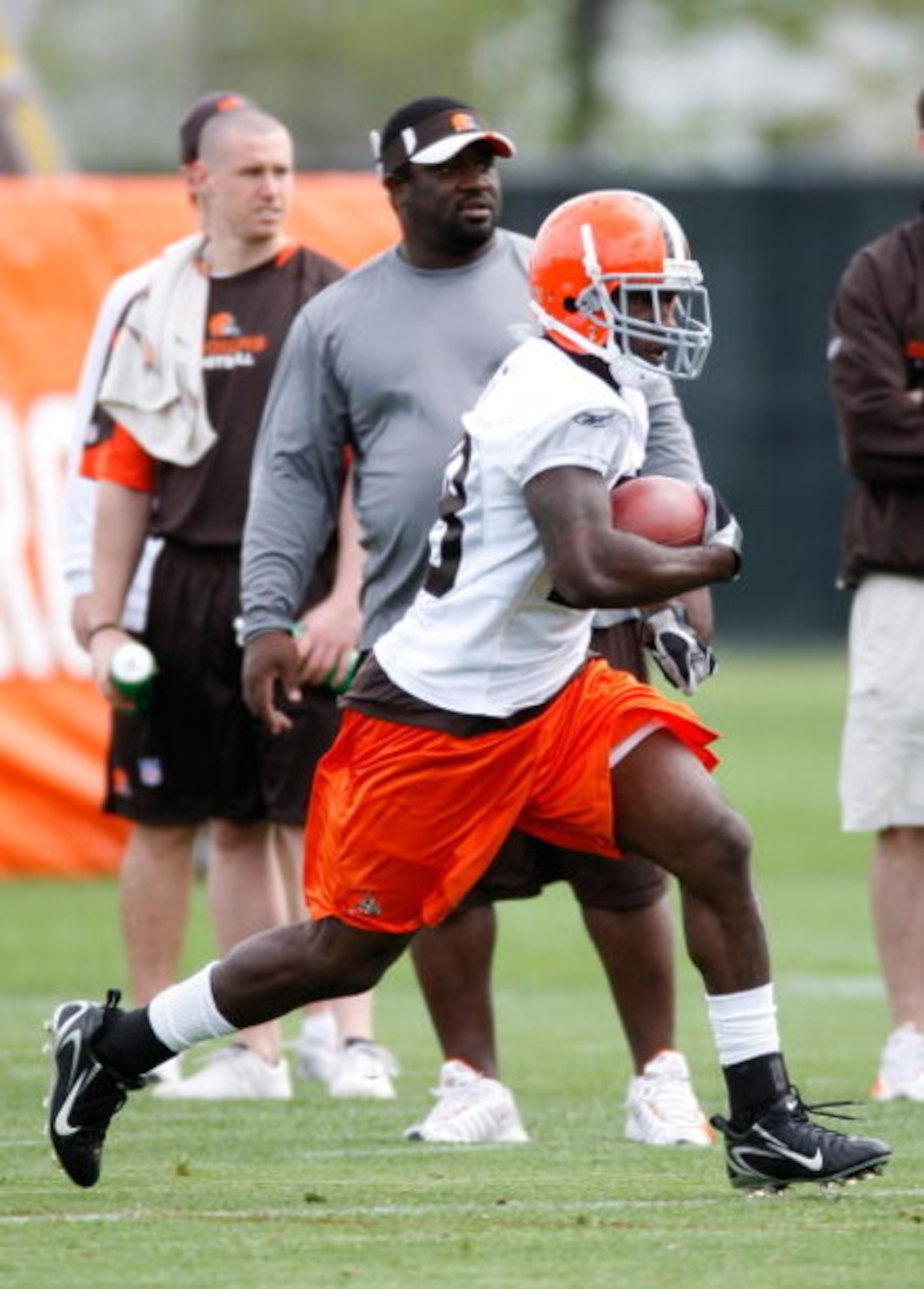 BEREA, OH - MAY 02:  James Davis #28 of the Cleveland Browns runs a drill during rookie mini camp at the Cleveland Browns Training and Administrative Complex on May 2, 2009 in Berea, Ohio.  (Photo by Gregory Shamus/Getty Images)