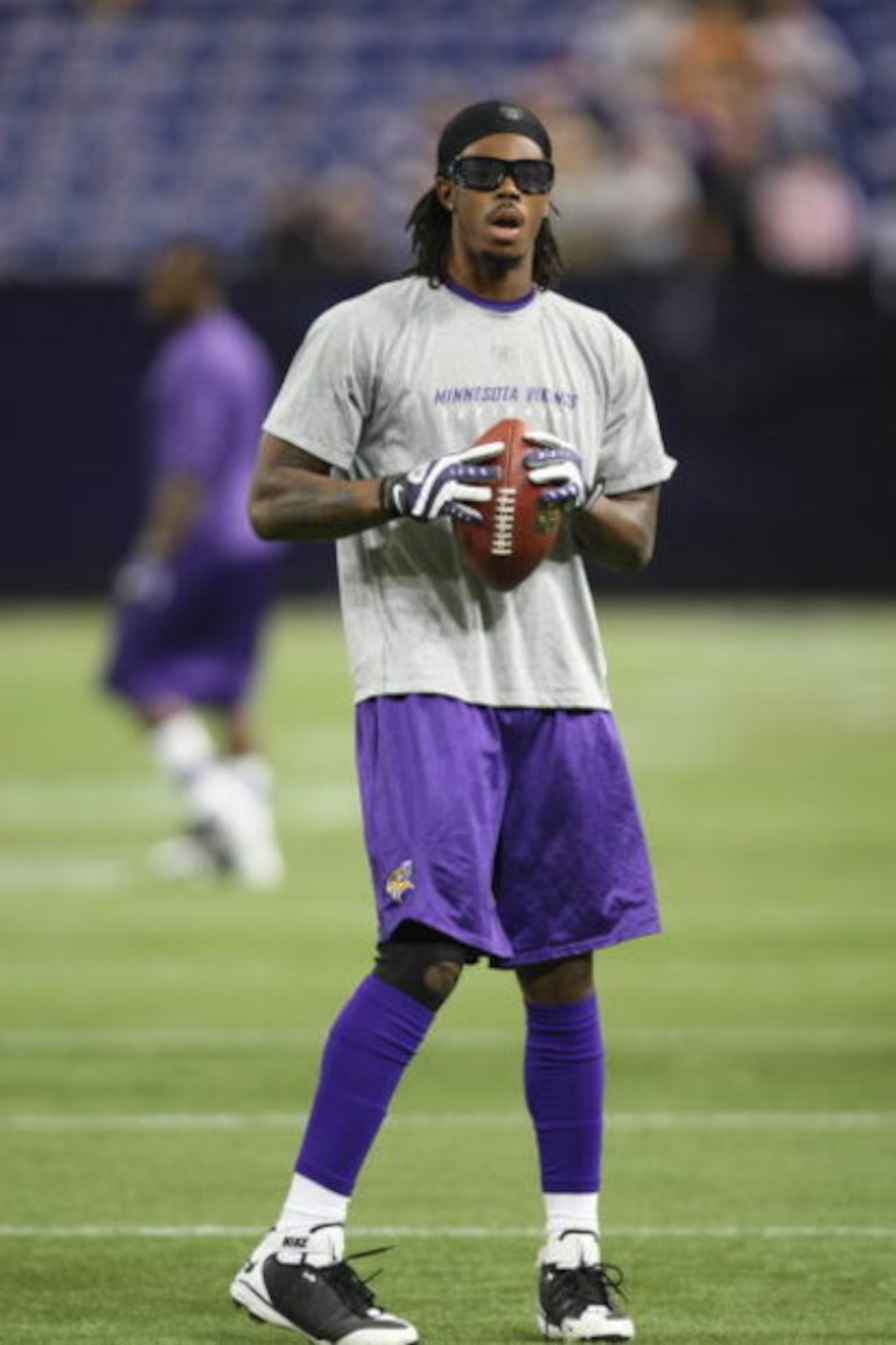 MINNEAPOLIS - SEPTEMBER 21:  Sidney Rice of the Minnesota Vikings warms-up prior to the start of the NFL game against the Carolina Panthers at the Hubert H. Humphrey Metrodome on September 21, 2008 in Minneapolis, Minnesota. The Vikings defeated the Panth
