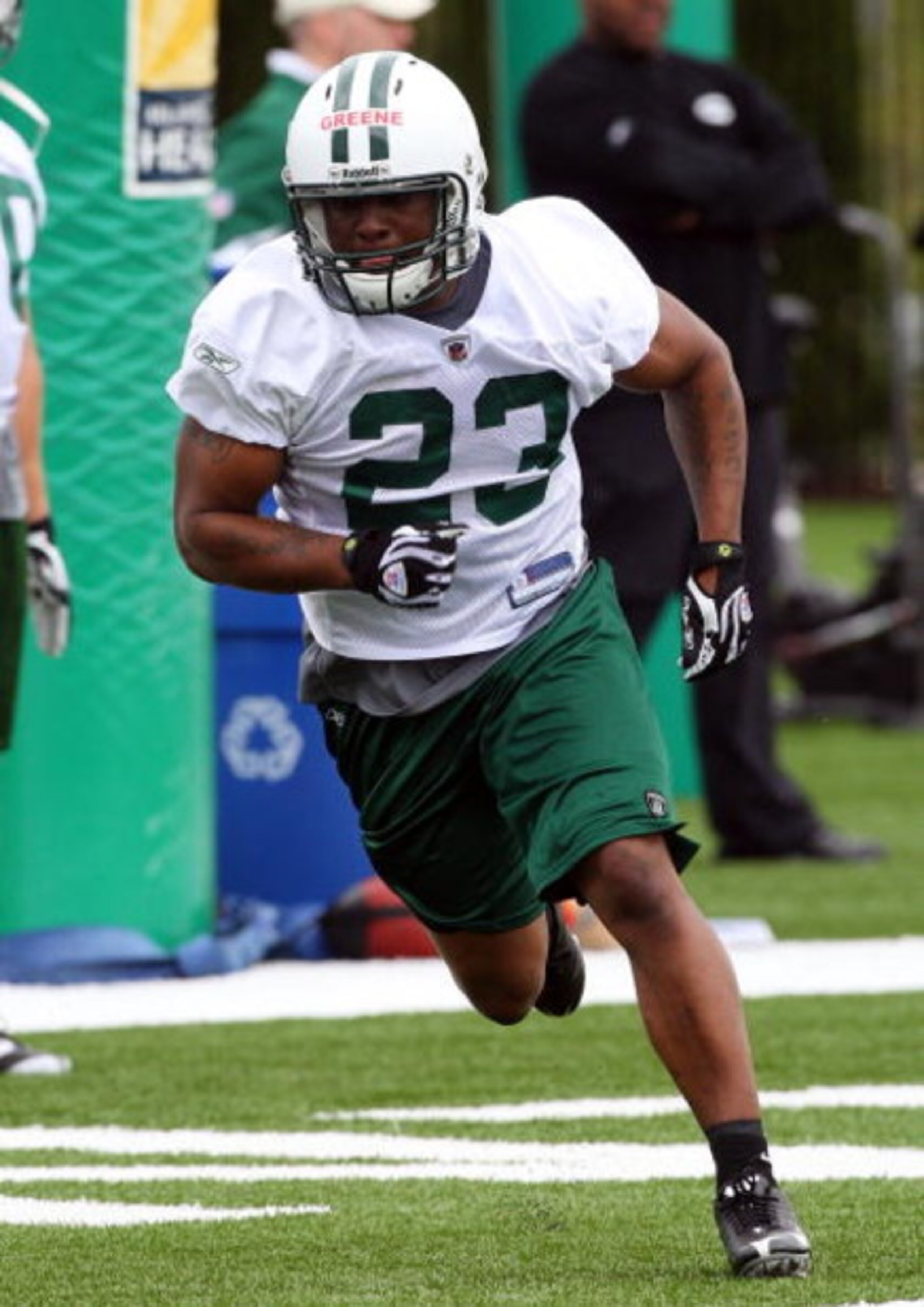 FLORHAM PARK, NJ - MAY 02:  Shonn Greene #23 of the New York Jets practices during minicamp on May 2, 2009 at the Atlantic Health Jets Training Center in Florham Park, New Jersey.  (Photo by Jim McIsaac/Getty Images)