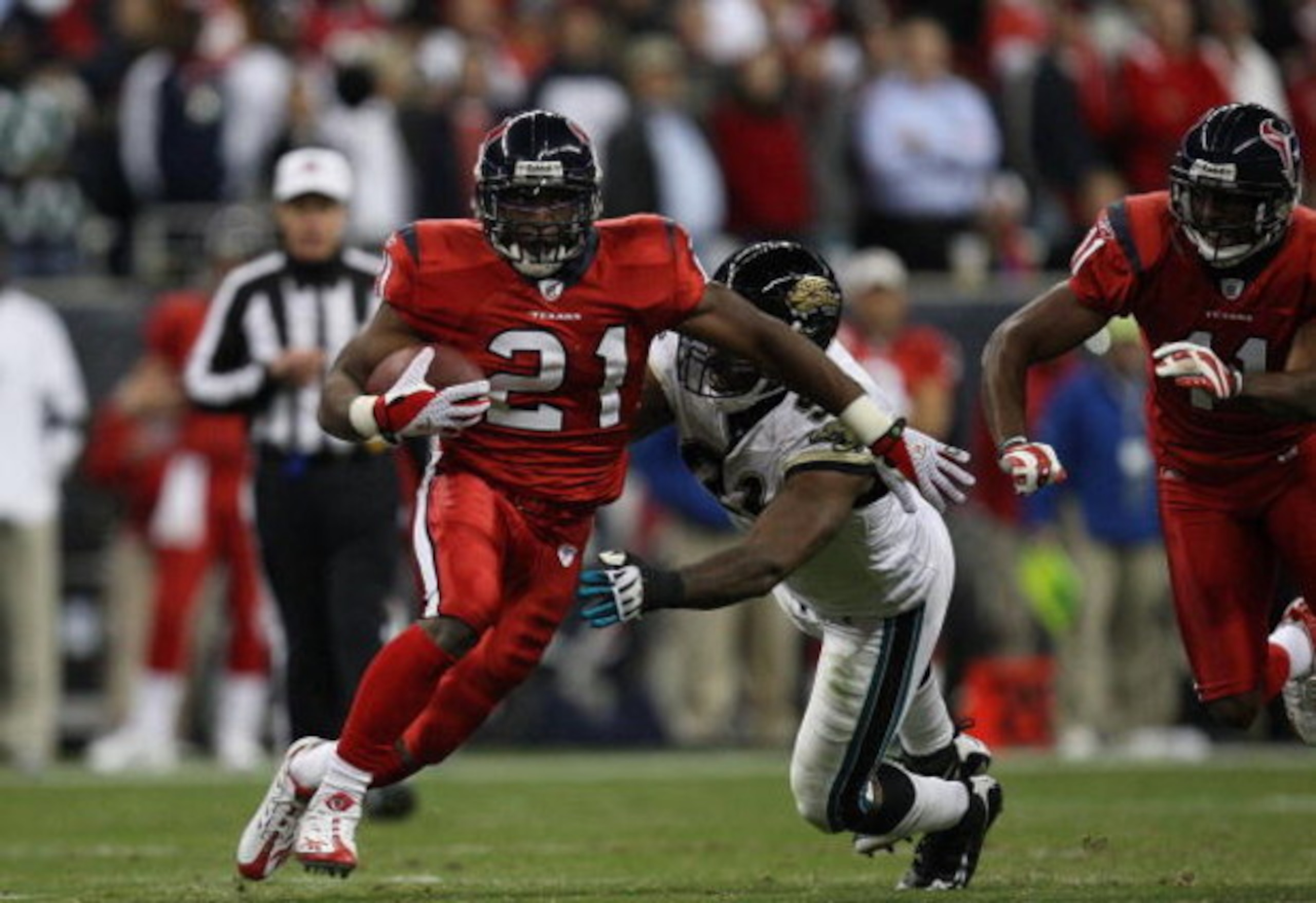 HOUSTON - DECEMBER 01:  Ryan Moats #21 of the Houston Texans during play against the Jacksonville Jaguars at Reliant Stadium on December 1, 2008 in Houston, Texas.  (Photo by Ronald Martinez/Getty Images)