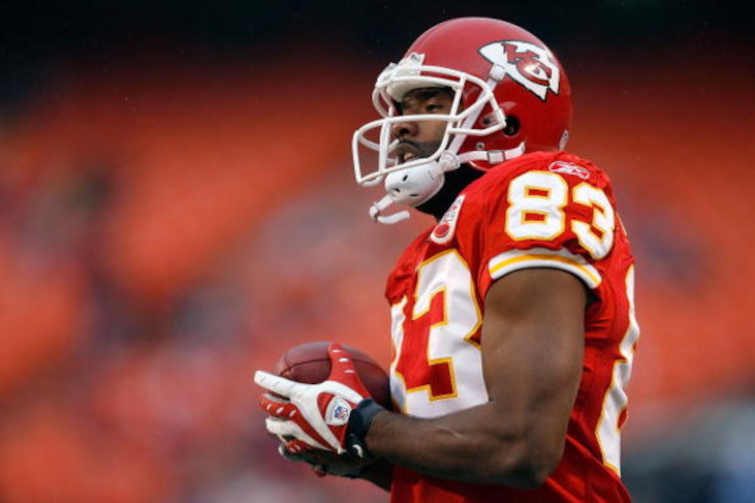 KANSAS CITY, MO - DECEMBER 14:  Mark Bradley #83 of the Kansas City Chiefs warms up before the game against the San Diego Chargers on December 14, 2008 at Arrowhead Stadium in Kansas City, Missouri.  (Photo by Harry How/Getty Images)