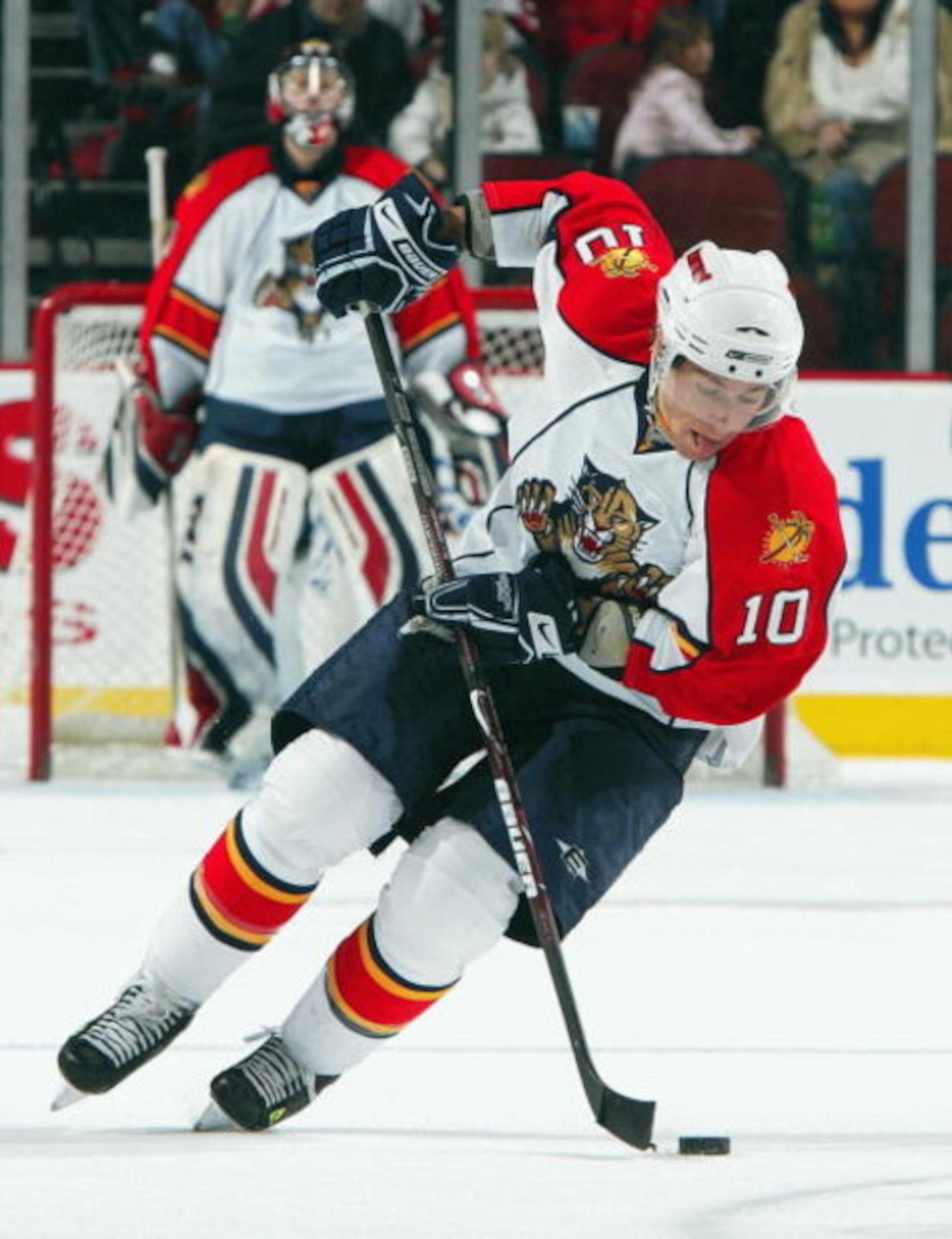 NEWARK, NJ - FEBRUARY 28:  David Booth #10 of the Florida Panthers skates against the New Jersey Devils at the Prudential Center on February 28, 2009 in Newark, New Jersey. The Devils defeated the Panthers 7-2.  (Photo by Jim McIsaac/Getty Images)