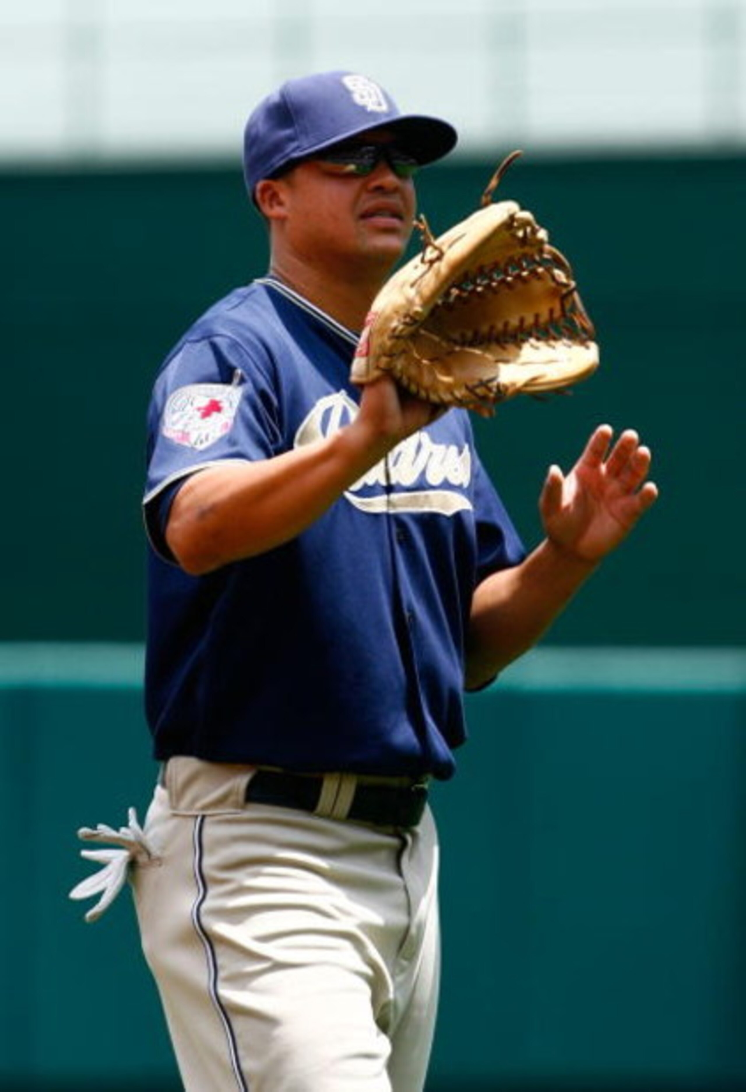 ANAHEIM, CA - JUNE 14:  Will Venable #25 of the San Diego Padres prepares for the game against the Los Angeles Angels of Anaheim at Angel Stadium on June 14, 2009 in Anaheim, California. The Angels defeated the Padres 6-0.  (Photo by Jeff Gross/Getty Imag
