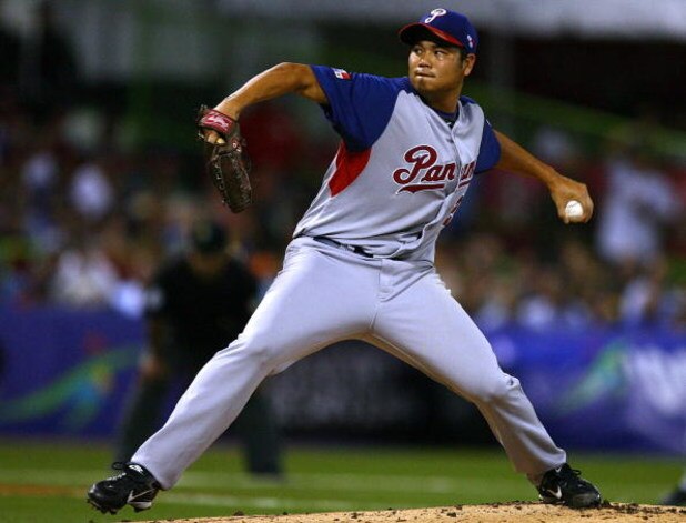 SAN JUAN, PUERTO RICO - MARCH 07: Bruce Chen #27 of Panama pictches against Puerto Rico during the 2009 World Baseball Classic Pool D match on March 7, 2009 at Hiram Bithorn Stadium in San Juan, Puerto Rico. (Photo by Al Bello/Getty Images) SAN JUAN, PUERTO RICO - MARCH 07: Bruce Chen #27 of Panama pictches against Puerto Rico during the 2009 World Baseball Classic Pool D match on March 7, 2009 at Hiram Bithorn Stadium in San Juan, Puerto Rico. (Photo by Al Bello/Getty Images)