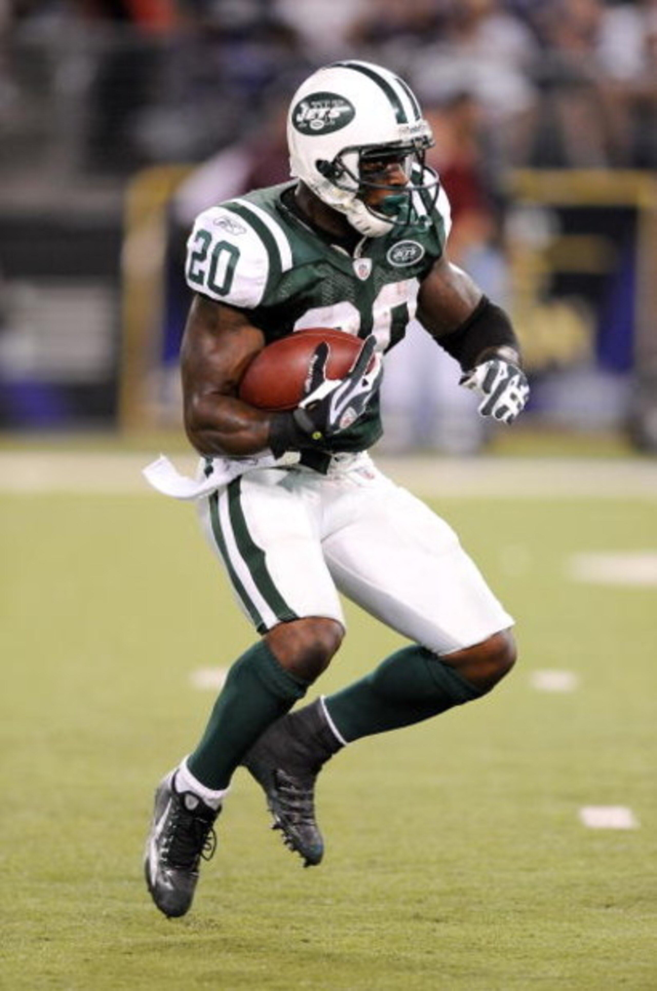 BALTIMORE - AUGUST 24:  Thomas Jones #20 of the New York Jets runs the ball during a preseason game against the Baltimore Ravens at M&T Bank Stadium on August 24, 2009 in Baltimore, Maryland.  (Photo by Greg Fiume/Getty Images)