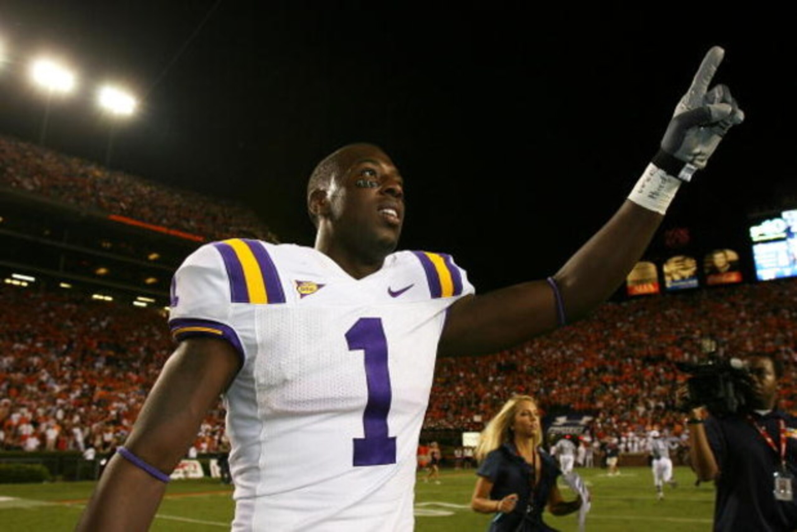 AUBURN, AL - SEPTEMBER 20: Wide receiver Brandon LaFell #1 of the LSU Tigers celebrates after defeating the Auburn Tigers at Jordan-Hare Stadium on September 20, 2008 in Auburn, Alabama. (Photo by Doug Benc/Getty Images)