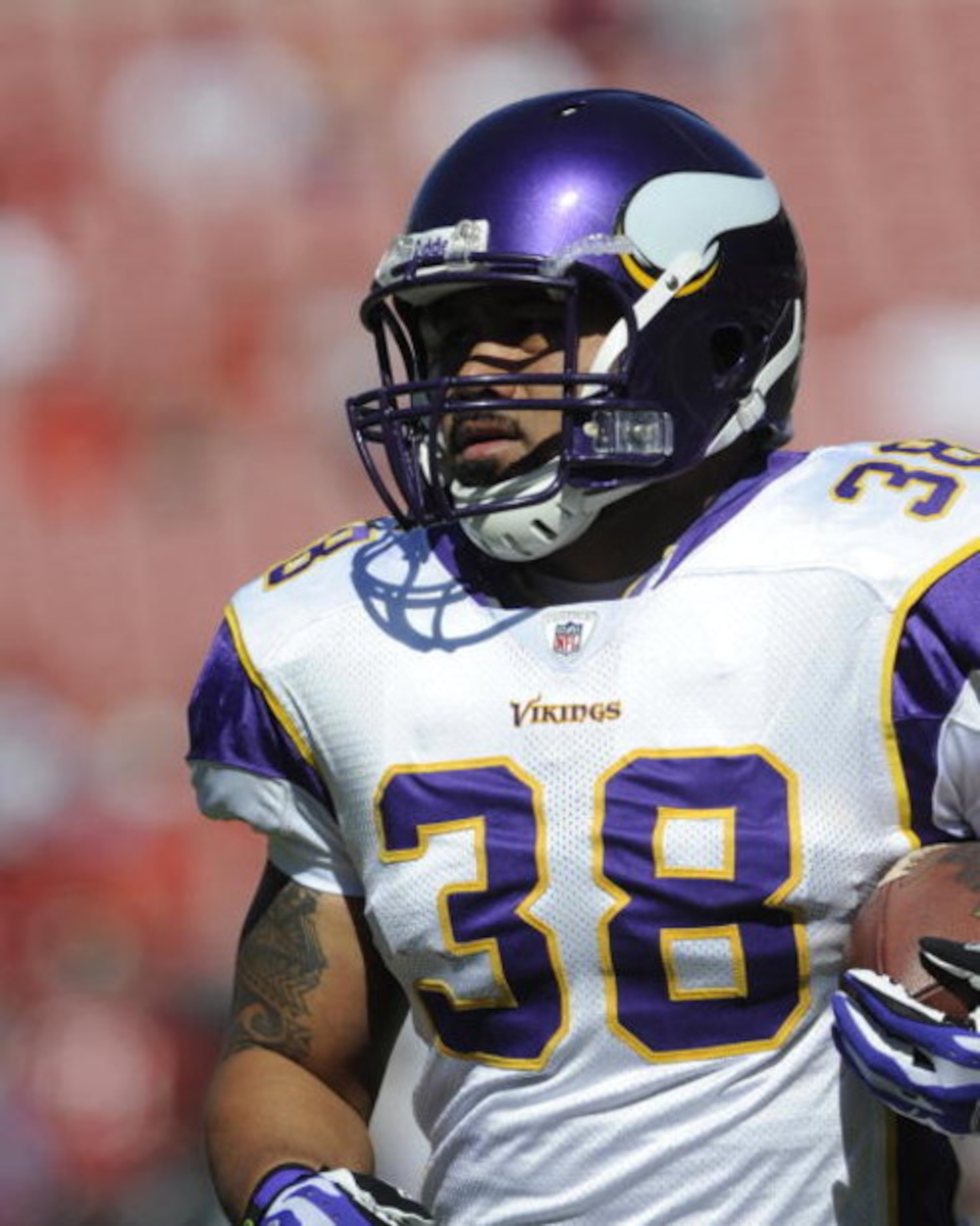 TAMPA, FL - NOVEMBER 16: Fullback Naufahu Tahi #38 of the Minnesota Vikings warms up for play against the Tampa Bay Buccaneers at Raymond James Stadium on November 16, 2008 in Tampa, Florida.  (Photo by Al Messerschmidt/Getty Images) 