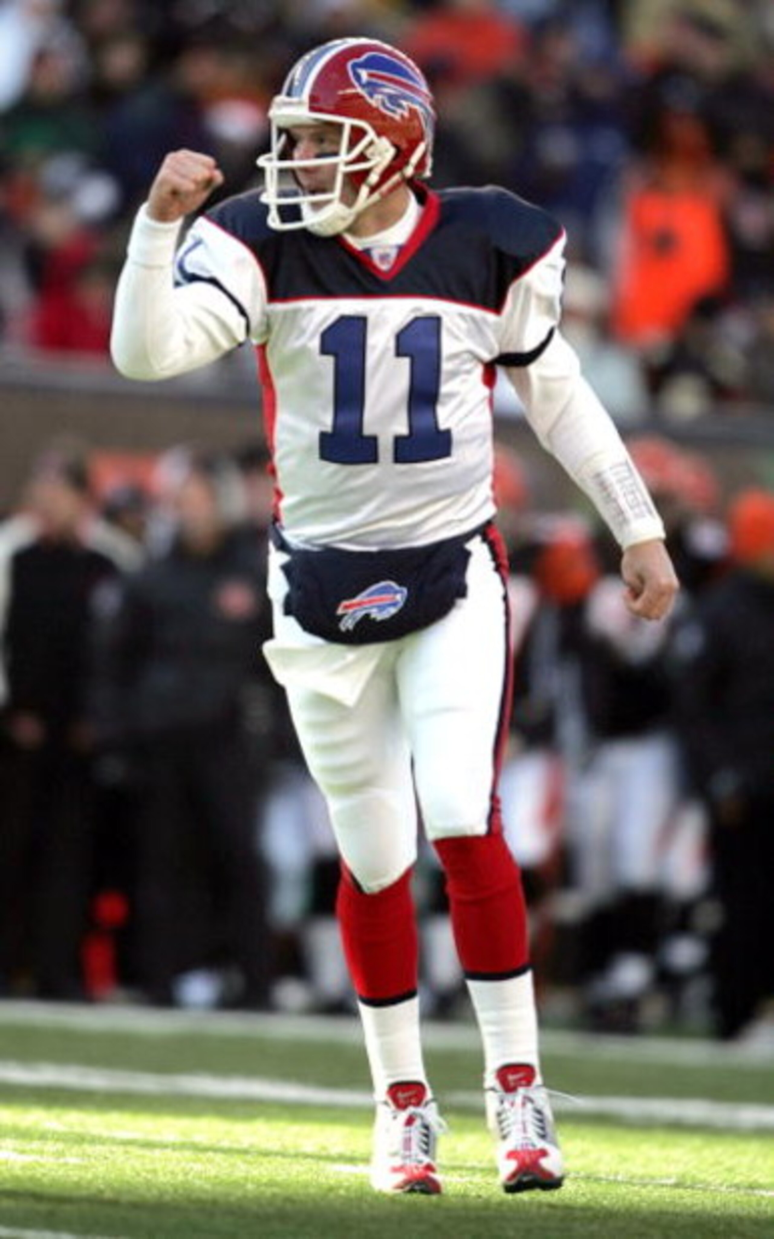 CINCINNATI - DECEMBER 19:  Drew Bledsoe #11 of the Buffalo Bills gestures on the field during the game against the Cincinnati Bengals at Paul Brown Stadium on December 19, 2004 in Cincinnati, Ohio. The Bills defeated the Bengals 33-17. (Photo by Andy Lyon
