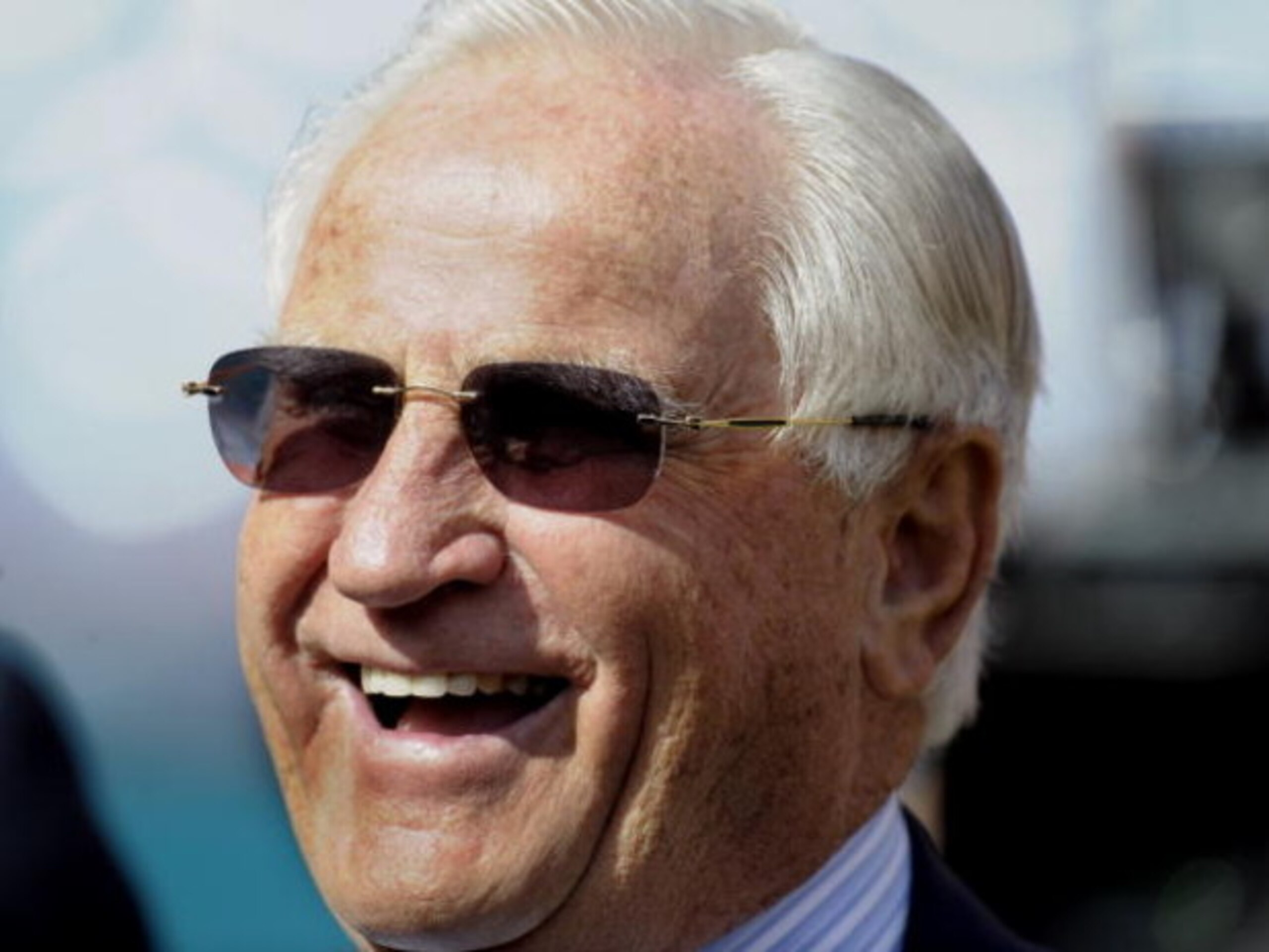 MIAMI, FL - JANUARY 4:  Retired coach Don Shula of the Miami Dolphins watches warmups against the Baltimore Ravens in an NFL Wildcard Playoff Game at Dolphins Stadium on January 4, 2009 in Miami, Florida.  (Photo by Al Messerschmidt/Getty Images) 
