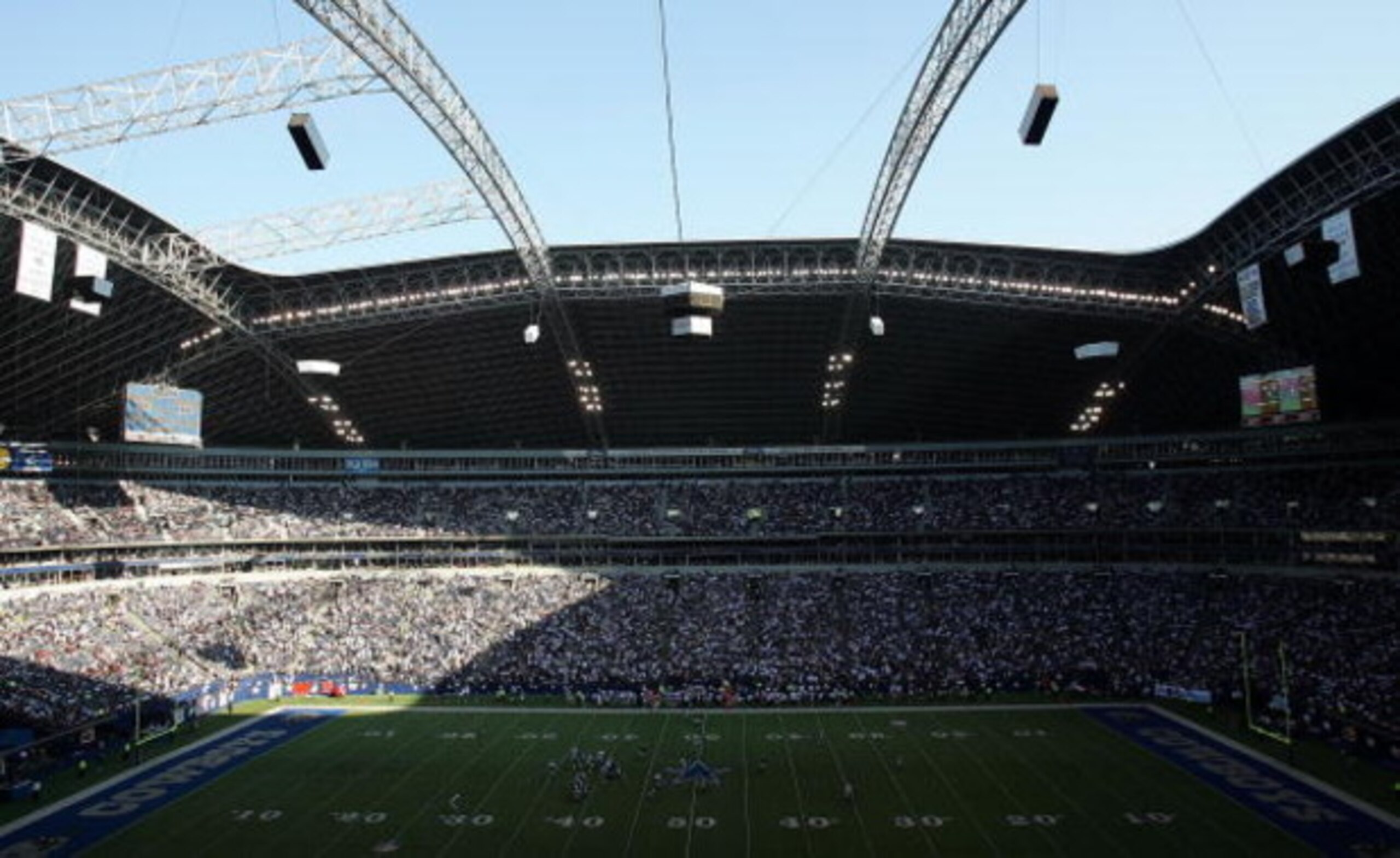 DALLAS - SEPTEMBER 28:  A general view of Texas Stadium during play between the Washington Redskins and the Dallas Cowboys on September 28, 2008 in Irving, Texas.  (Photo by Ronald Martinez/Getty Images)