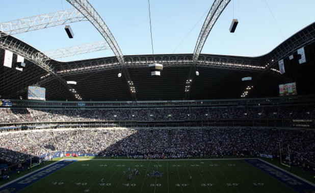 DALLAS - SEPTEMBER 28:  A general view of Texas Stadium during play between the Washington Redskins and the Dallas Cowboys on September 28, 2008 in Irving, Texas.  (Photo by Ronald Martinez/Getty Images)