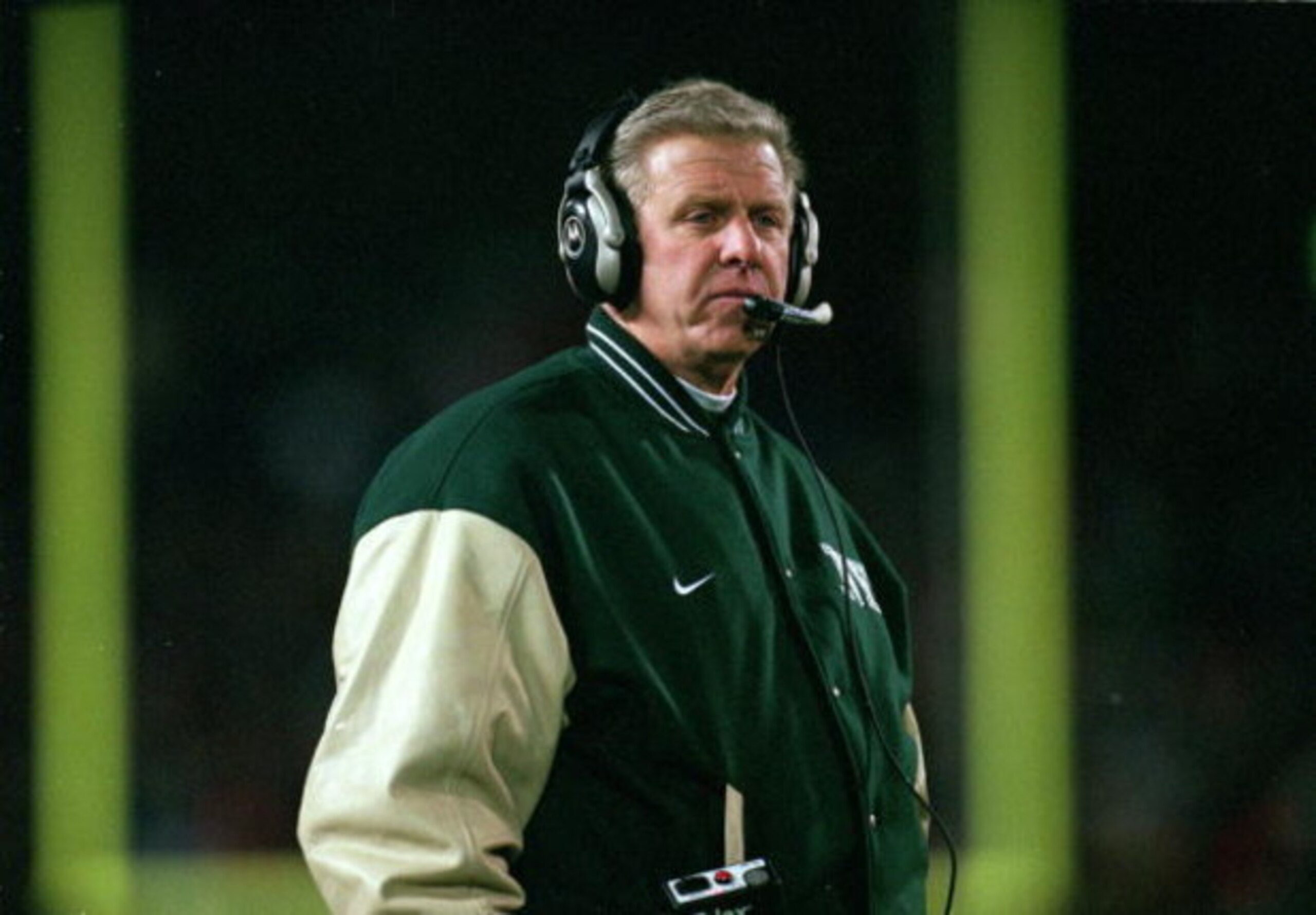 15 Nov 1999:  Coach Bill Parcells of the New York Jets looks on from the sidelines during the game against the New England Patriots at Foxboro Stadium in Foxboro, Massachusetts. The Jets defeated the Patriots 24-17. Mandatory Credit: Jamie Squire/Allsport
