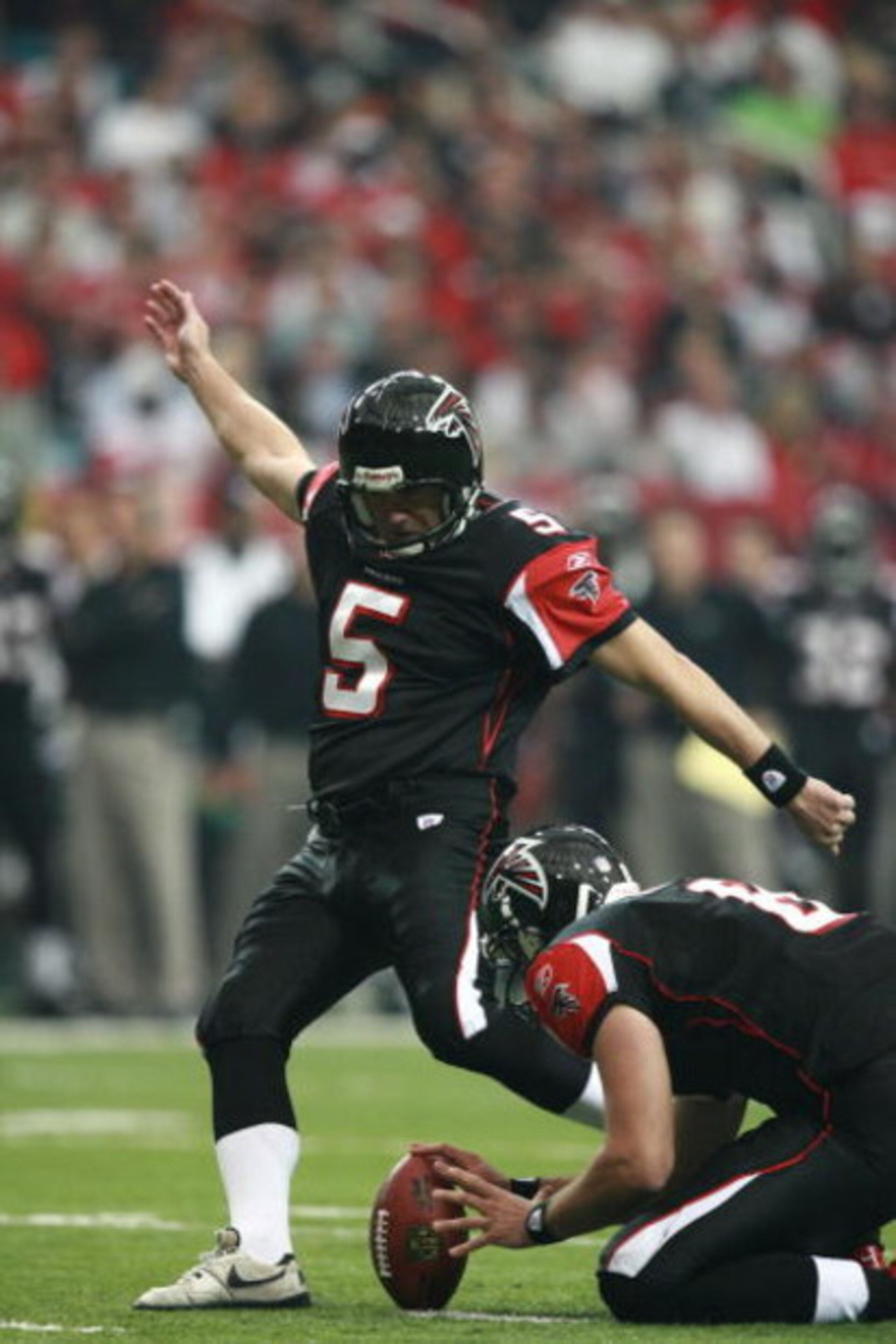 ATLANTA - NOVEMBER 26:  Kicker Morten Andersen #5 of the Atlanta Falcons kicks a field goal against the New Orleans Saints at the Georgia Dome on November 26, 2006 in Atlanta, Georgia. The Saints defeated the Falcons 31-13. (Photo by Doug Benc/Getty Image