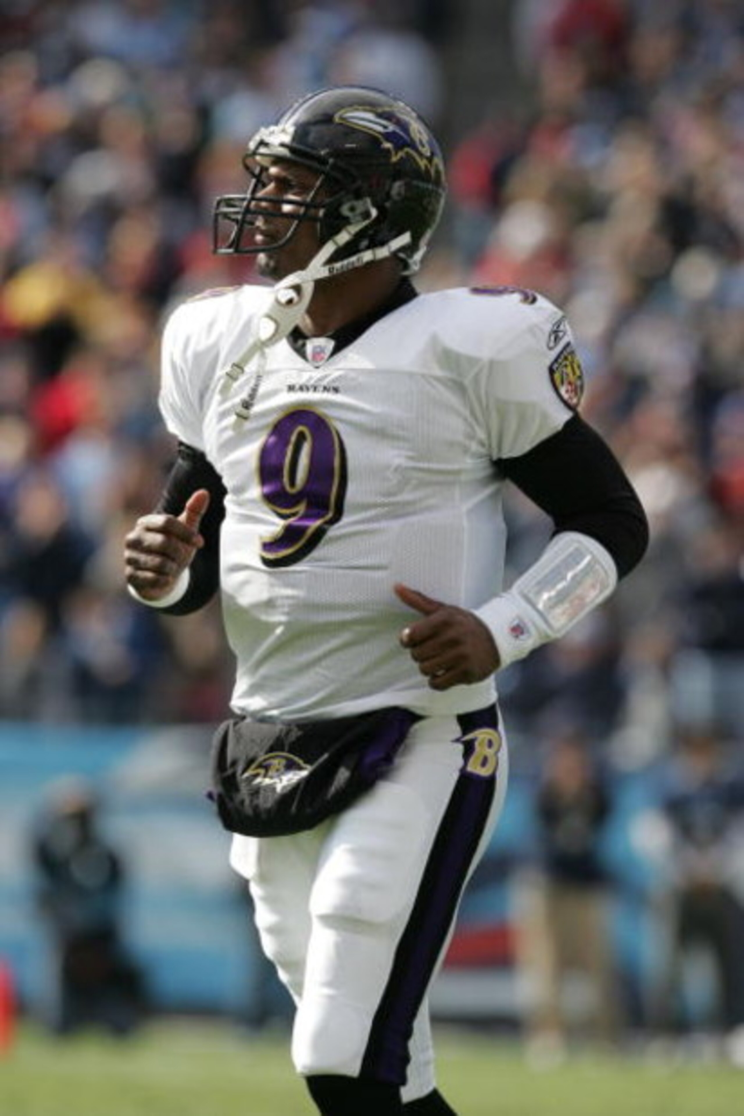 NASHVILLE, TN - NOVEMBER 12:  Steve McNair #9 of the Baltimore Ravens looks on against the Tennessee Titans on November 12, 2006 at LP Field in Nashville, Tennessee.  The Ravens won 27-26.  (Photo by Andy Lyons/Getty Images)