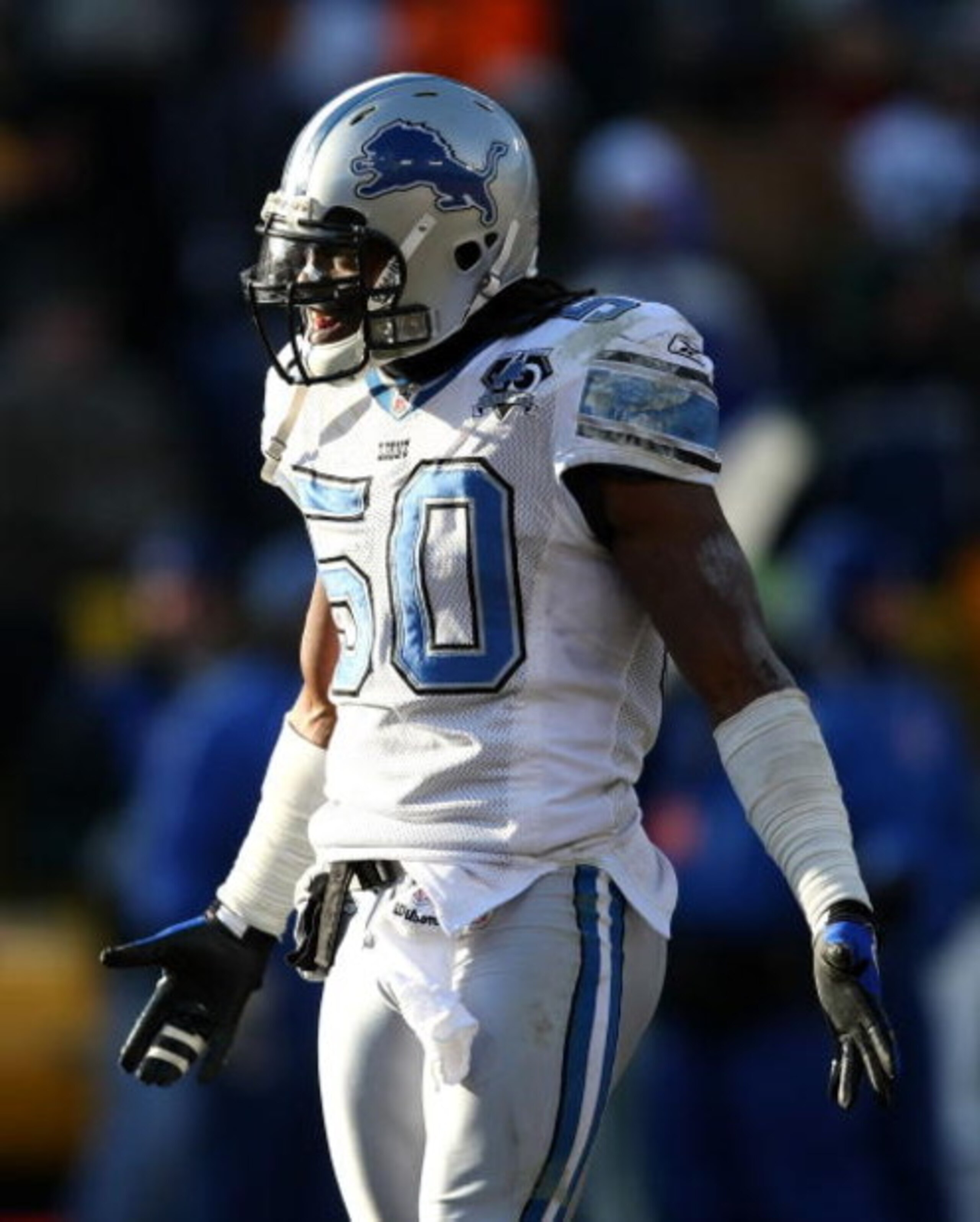 GREEN BAY, WI - DECEMBER 28: Ernie Sims #50 of the Detroit Lions asks for an ruling from a referee during a game between the Lions and the Green Bay Packers on December 28, 2008 at Lambeau Field in Green Bay, Wisconsin. The Packers defeated the Lions 31-2 GREEN BAY, WI - DECEMBER 28: Ernie Sims #50 of the Detroit Lions asks for an ruling from a referee during a game between the Lions and the Green Bay Packers on December 28, 2008 at Lambeau Field in Green Bay, Wisconsin. The Packers defeated the Lions 31-2