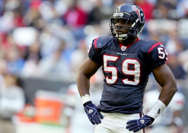 HOUSTON, TX - DECEMBER 31:  DeMeco Ryans #59 of the Houston Texans looks on aganist the Cleveland Browns on December 31, 2006 at Reliant Stadium in Houston, Texas. The Texans defeated the Browns 14-6.  (Photo by Lisa Blumenfeld/Getty Images)