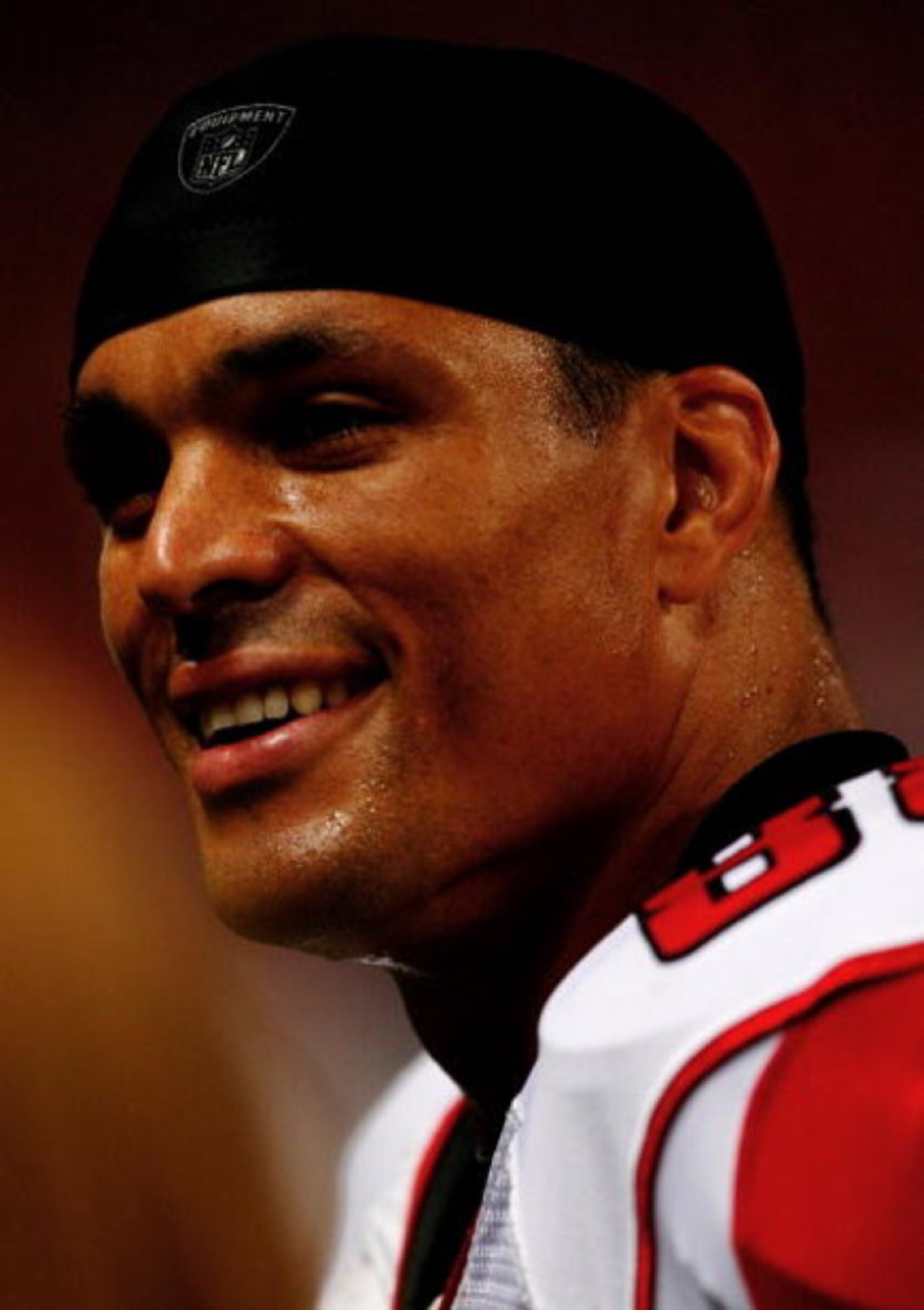 ST. LOUIS, MO - AUGUST 21: Tight end Tony Gonzalez #88 of the Atlanta Falcons smiles during warmups before the preseason game against the St. Louis Rams at the Edward Jones Dome on August 21, 2009 in St. Louis, Missouri. (Photo by Dilip Vishwanat/Getty I ST. LOUIS, MO - AUGUST 21: Tight end Tony Gonzalez #88 of the Atlanta Falcons smiles during warmups before the preseason game against the St. Louis Rams at the Edward Jones Dome on August 21, 2009 in St. Louis, Missouri. (Photo by Dilip Vishwanat/Getty I