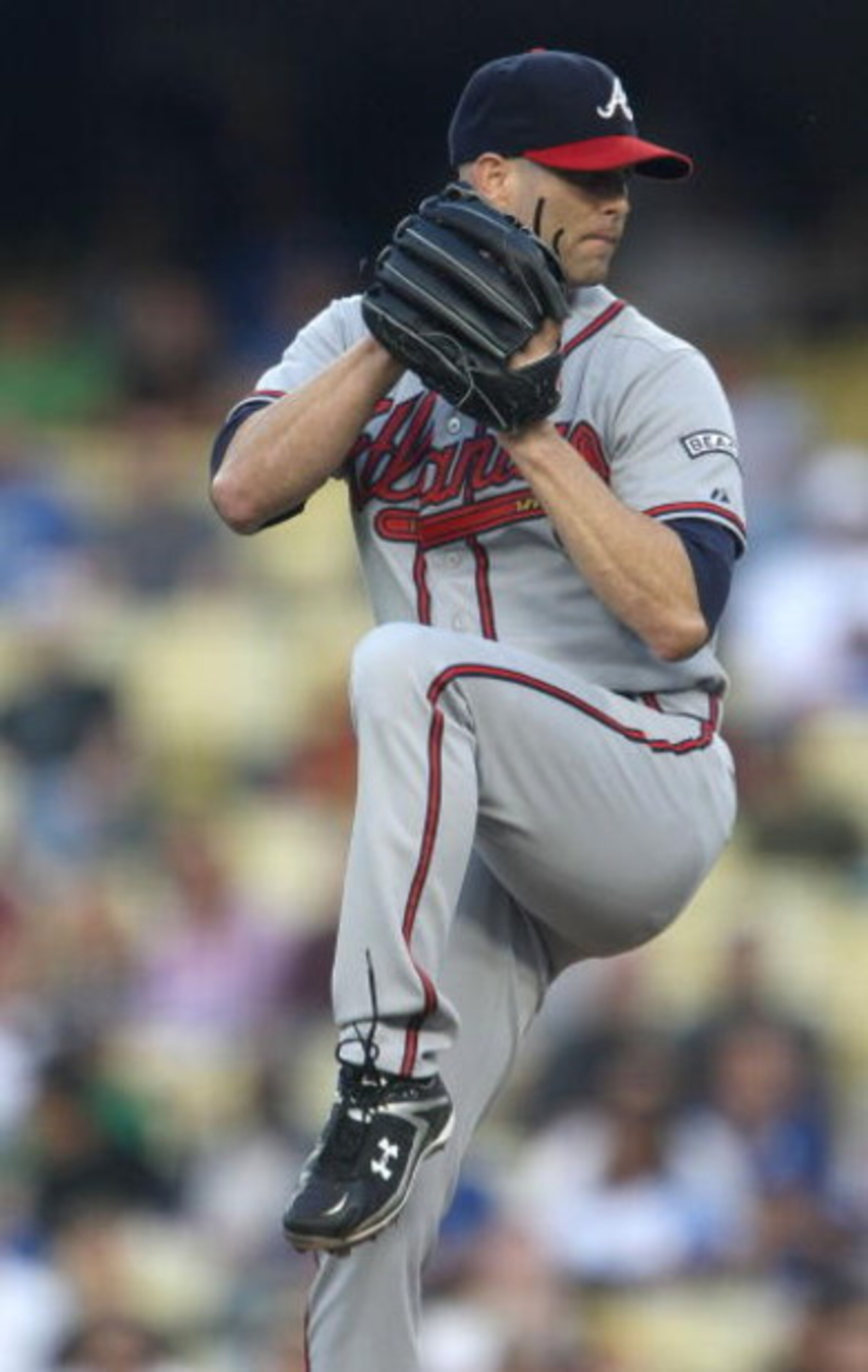 LOS ANGELES, CA - JULY 09: Pitcher Tim Hudson #15 of the Atlanta Braves throws a pitch against the Los Angeles Dodgers on July 9, 2008 at Dodger Stadiium in Los Angeles, California. The Dodgers won 2-1. (Photo by Stephen Dunn/Getty Images) LOS ANGELES, CA - JULY 09: Pitcher Tim Hudson #15 of the Atlanta Braves throws a pitch against the Los Angeles Dodgers on July 9, 2008 at Dodger Stadiium in Los Angeles, California. The Dodgers won 2-1. (Photo by Stephen Dunn/Getty Images)
