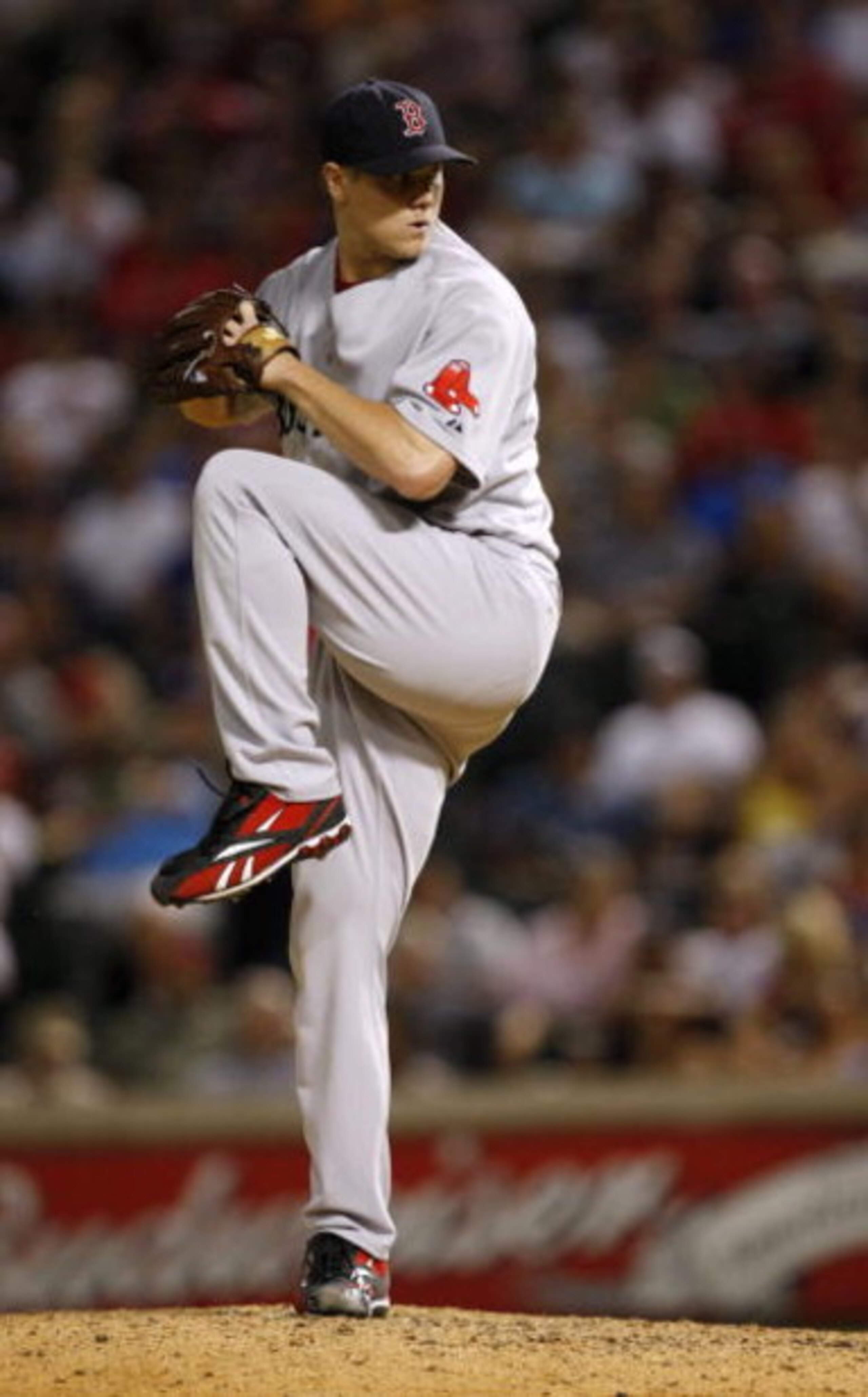ARLINGTON, TX - JULY 22: Jonathan Papelbon #58 of the Boston Red Sox pitches against the Texas Rangers during the game at Rangers Ballpark July 22, 2009 in Arlington, Texas. The Rangers won 3-1. (Photo by Ronald Martinez/Getty Images) ARLINGTON, TX - JULY 22: Jonathan Papelbon #58 of the Boston Red Sox pitches against the Texas Rangers during the game at Rangers Ballpark July 22, 2009 in Arlington, Texas. The Rangers won 3-1. (Photo by Ronald Martinez/Getty Images)