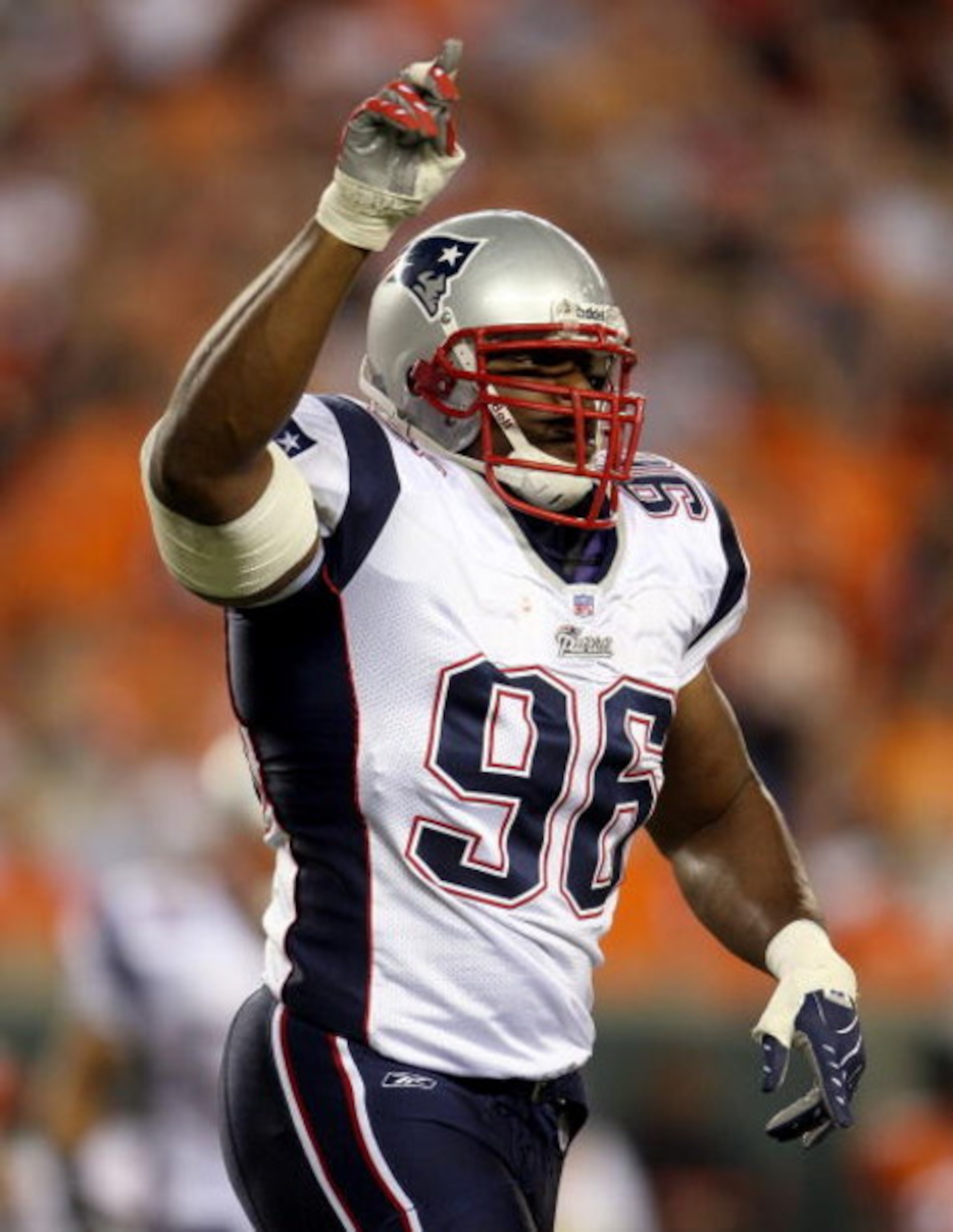 CINCINNATI - OCTOBER 01: Adalius Thomas #96 of the New England Patriots celebrates a sack against the Cincinnati Bengals during the NFL game on October 1, 2007 at Paul Brown Stadium in Cincinnati, Ohio. (Photo by Andy Lyons/Getty Images) CINCINNATI - OCTOBER 01: Adalius Thomas #96 of the New England Patriots celebrates a sack against the Cincinnati Bengals during the NFL game on October 1, 2007 at Paul Brown Stadium in Cincinnati, Ohio. (Photo by Andy Lyons/Getty Images)