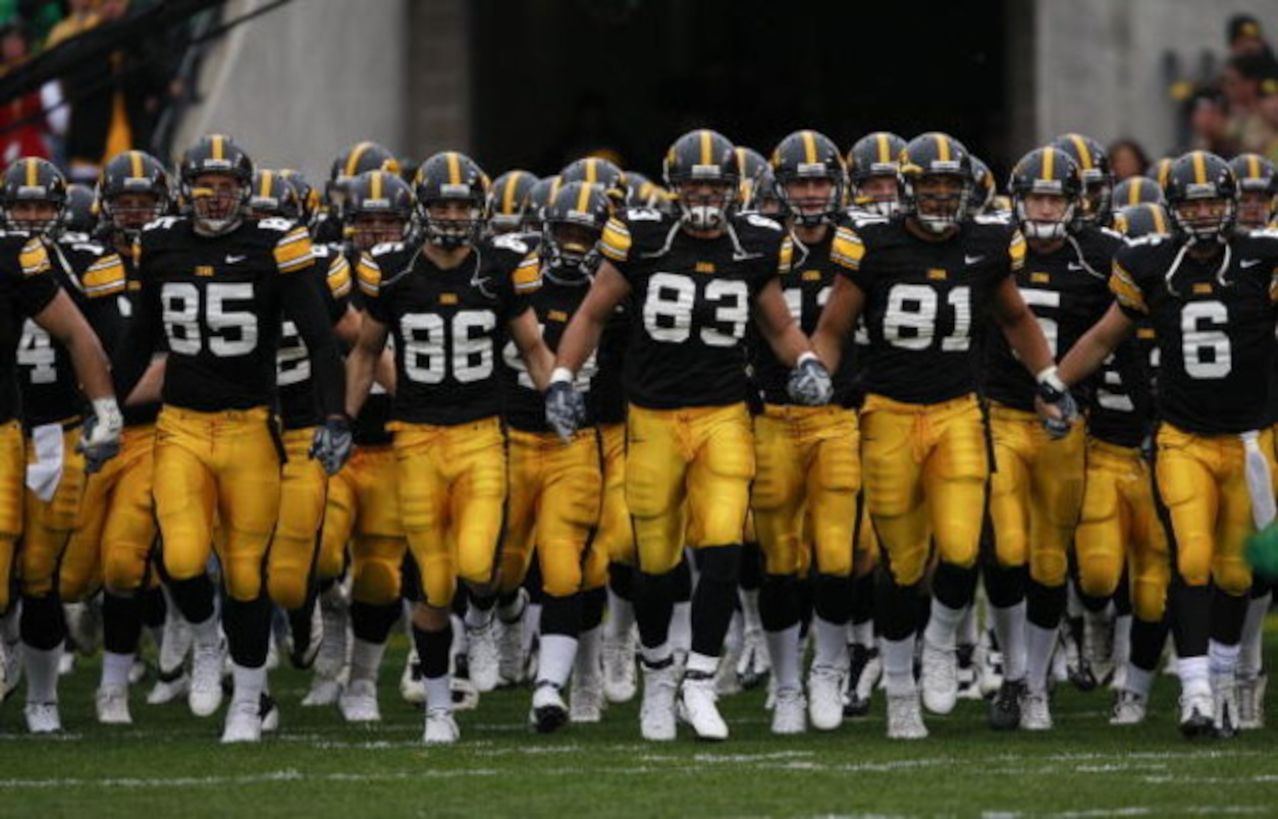 IOWA CITY, IOWA - NOVEMBER 8: The Iowa Hawkeyes take the field as they take on the Penn State Nittany Lions at Kinnick Stadium on November 8, 2008 in Iowa City, Iowa. Iowa defeated Penn State  24-23. (Photo by David Purdy/Getty Images)