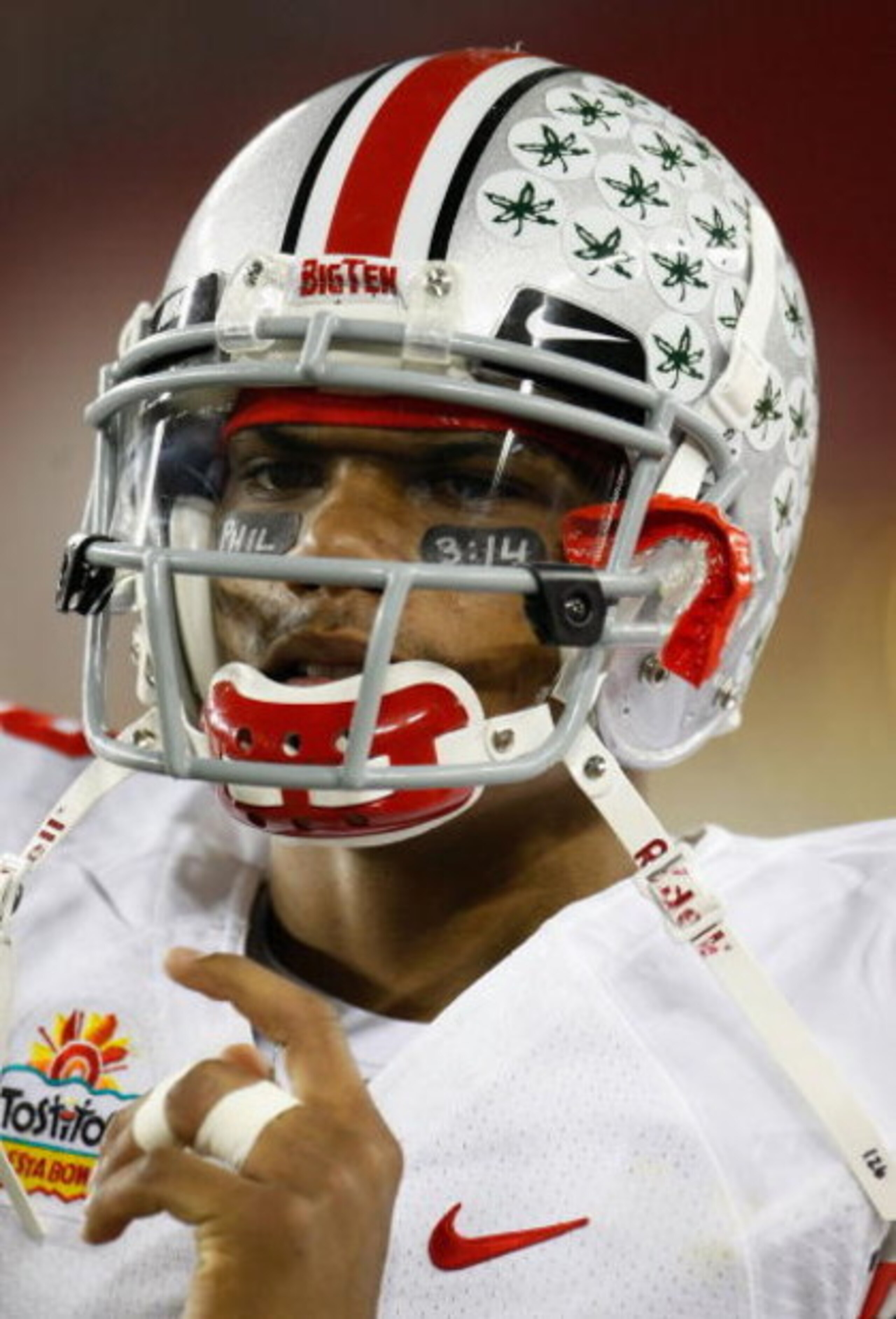 GLENDALE, AZ - JANUARY 05:  Terrelle Pryor #2 of the Ohio State Buckeyes during the Tostitos Fiesta Bowl Game against the Texas Longhorns  on January 5, 2009 at University of Phoenix Stadium in Glendale, Arizona.  (Photo by Jeff Gross/Getty Images)