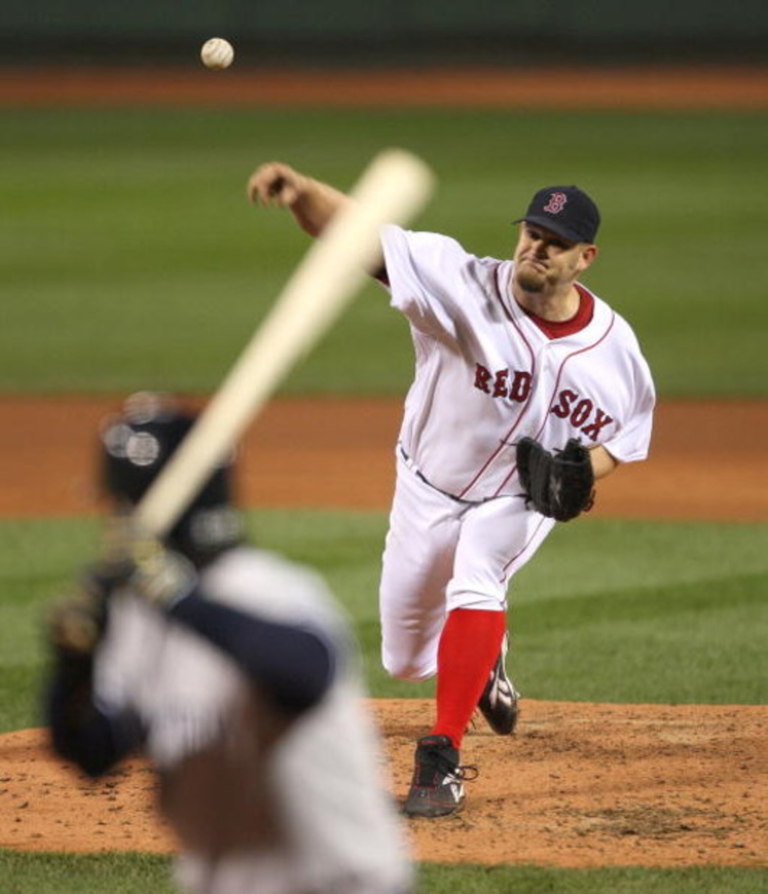 BOSTON - JUNE 11:  Brad Penny #36 of the Boston Red Sox throws against the New York Yankees at Fenway Park on June 11, 2009 in Boston, Massachusetts.  (Photo by Jim Rogash/Getty Images)