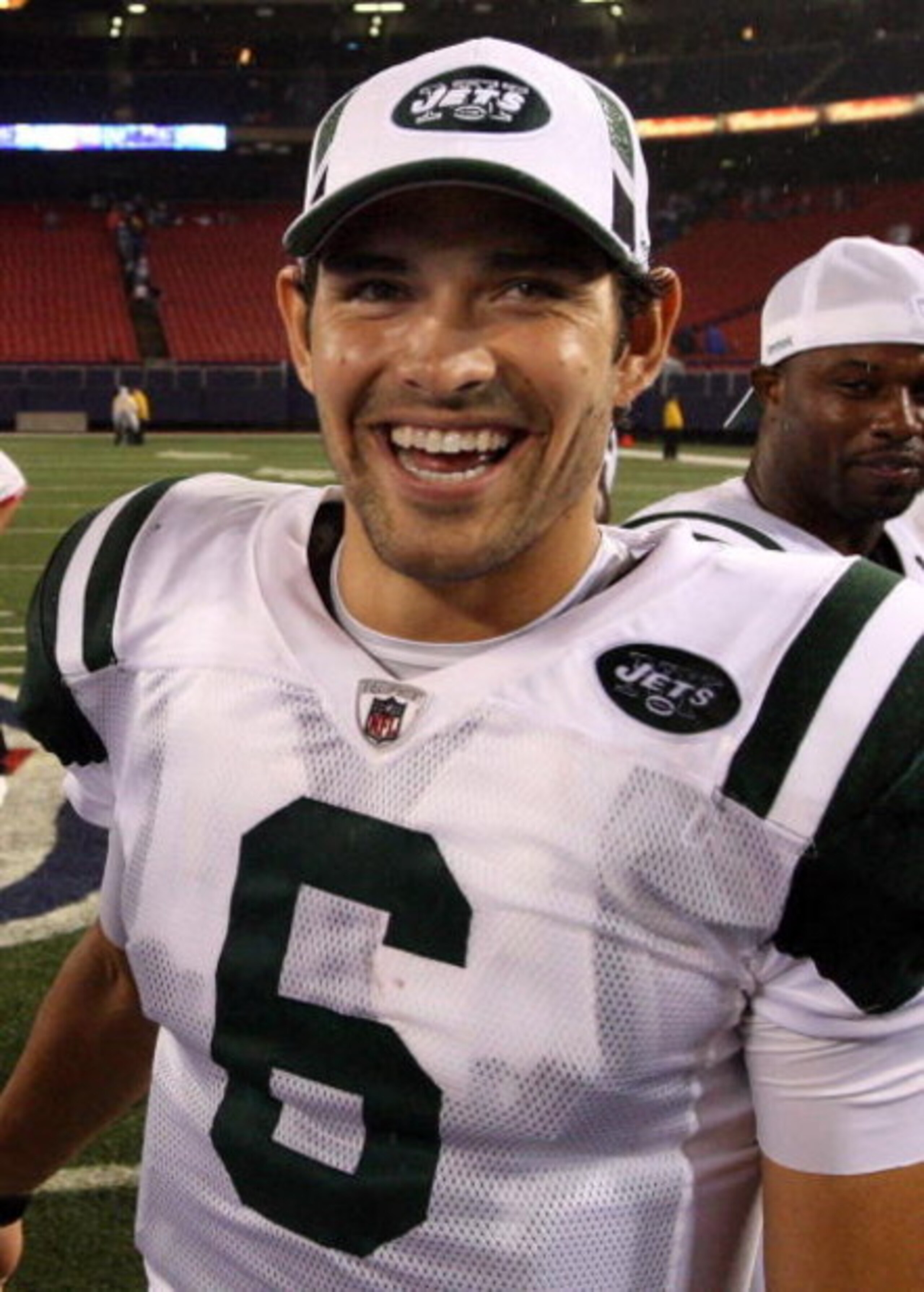 EAST RUTHERFORD, NJ - AUGUST 29:  Mark Sanchez #6 of the New York Jets looks on against the New York Giants on August 29, 2009 at Giants Stadium in East Rutherford, New Jersey.  (Photo by Jim McIsaac/Getty Images)
