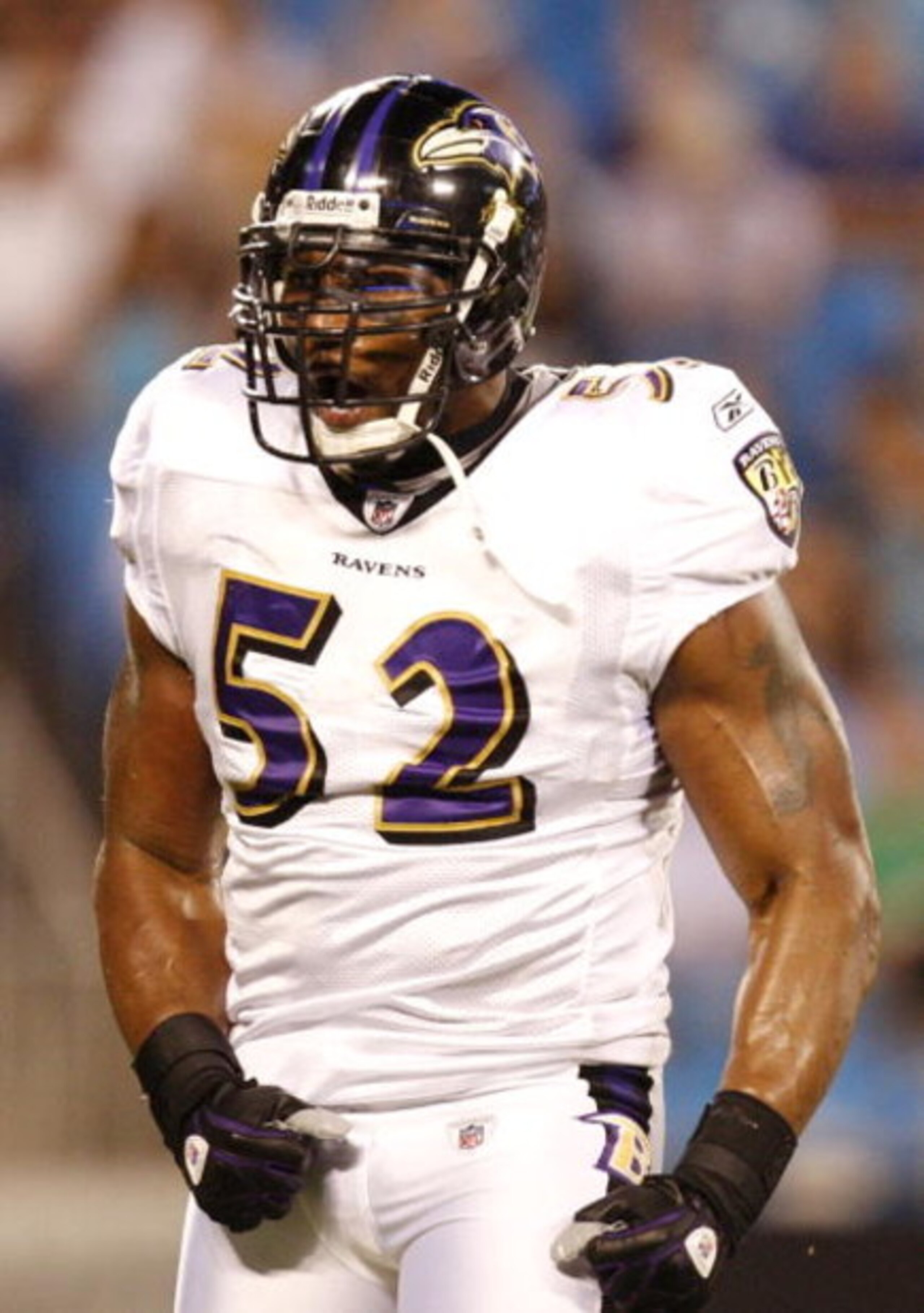 CHARLOTTE, NC - AUGUST 29: Linebacker Ray Lewis #52 of the Baltimore Ravens celebrates after a tackle during their game against the Carolina Panthers at Bank of America Stadium on August 29, 2009 in Charlotte, North Carolina. (Photo by Streeter Lecka/Gett