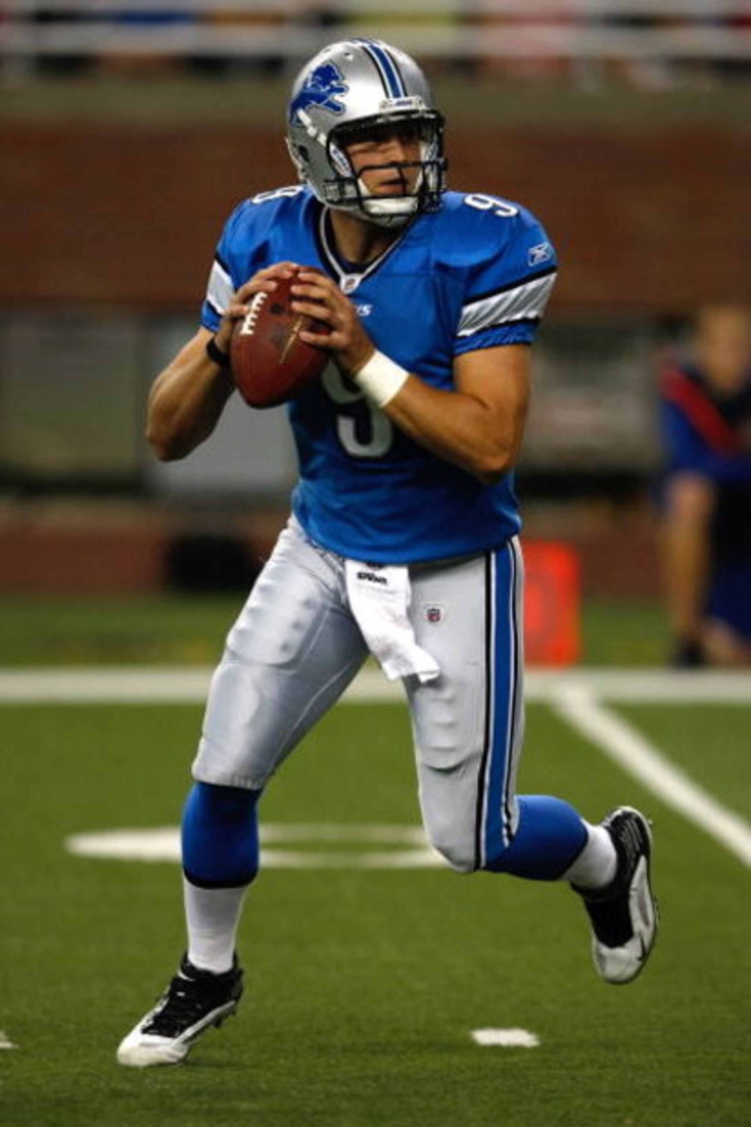 DETROIT, MI - AUGUST 28: Quarterback Matthew Stafford #9 of the Detroit Lions drops back to pass the football against the Indianapolis Colts at Ford Field on August 28, 2009 in Detroit, Michigan.  (Photo by Scott Boehm/Getty Images)