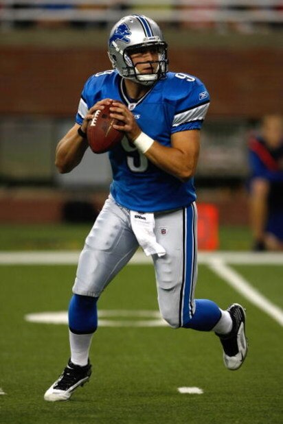 DETROIT, MI - AUGUST 28: Quarterback Matthew Stafford #9 of the Detroit Lions drops back to pass the football against the Indianapolis Colts at Ford Field on August 28, 2009 in Detroit, Michigan.  (Photo by Scott Boehm/Getty Images)