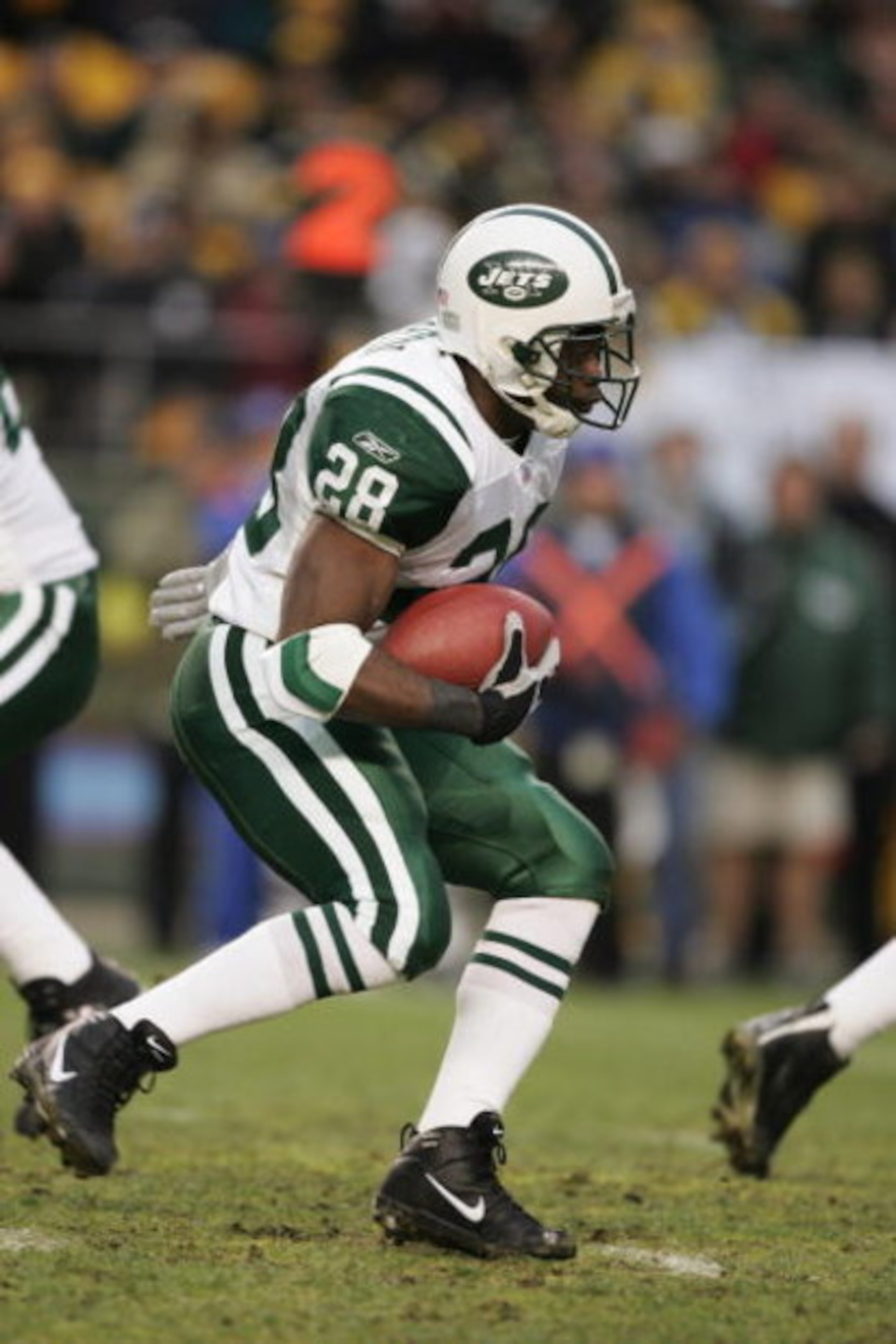 PITTSBURGH - DECEMBER 12:  Running back Curtis Martin #28 of the New York Jets carries the ball against the Pittsburgh Steelers during the game on December 12, 2004 at Heinz Field in Pittsburgh, Pennsylvania. The Steelers won 17-7. (Photo by Al Bello/Gett
