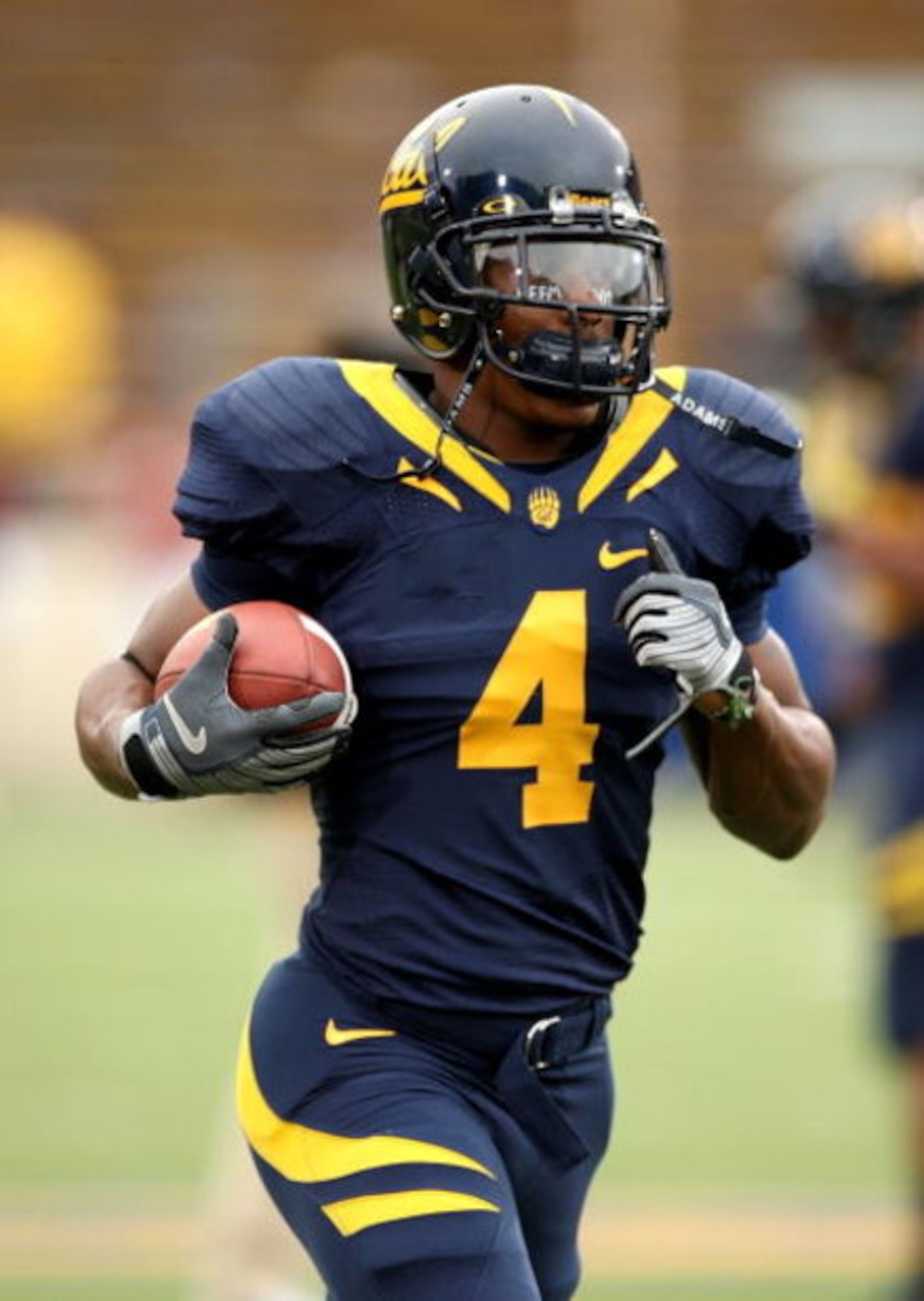 BERKELEY, CA - SEPTEMBER 05: Jahvid Best #4 of the California Golden warms up before their game against the Maryland Terrapins at California Memorial Stadium on September 5, 2009 in Berkeley, California. (Photo by Ezra Shaw/Getty Images) BERKELEY, CA - SEPTEMBER 05: Jahvid Best #4 of the California Golden warms up before their game against the Maryland Terrapins at California Memorial Stadium on September 5, 2009 in Berkeley, California. (Photo by Ezra Shaw/Getty Images)